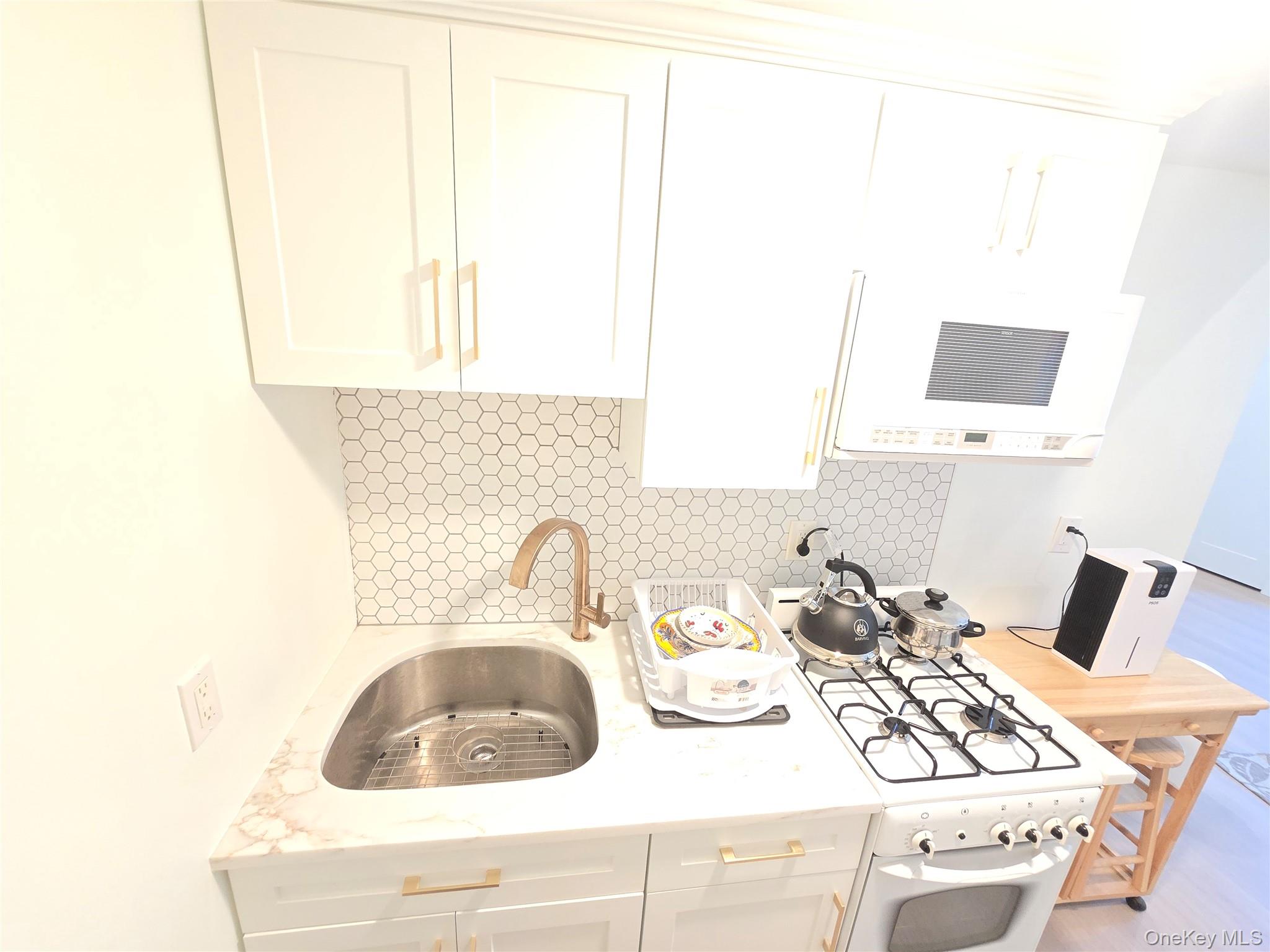 585 Dune Road #L10 — photo 16