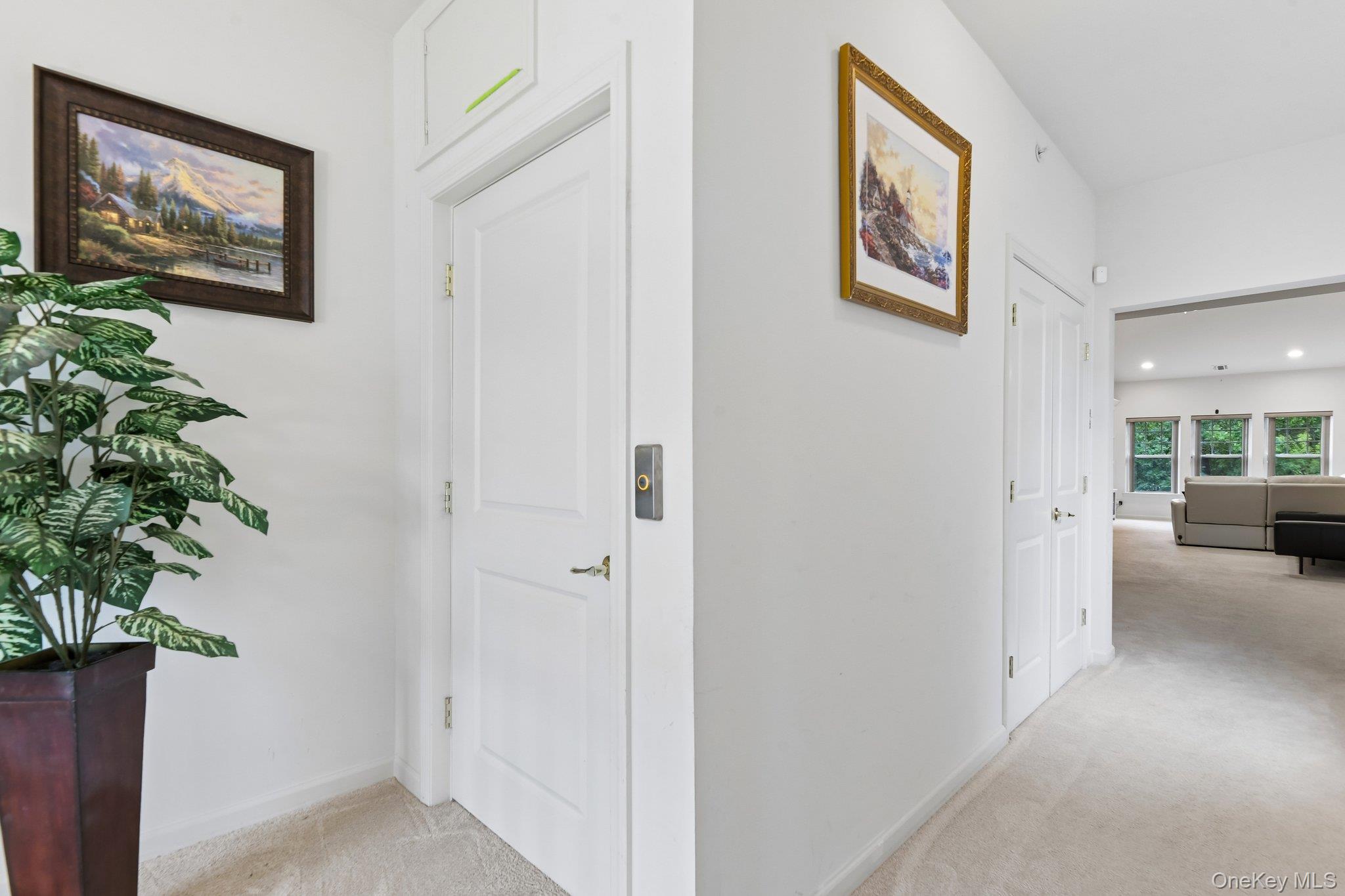 33 Greentree Court — photo 8