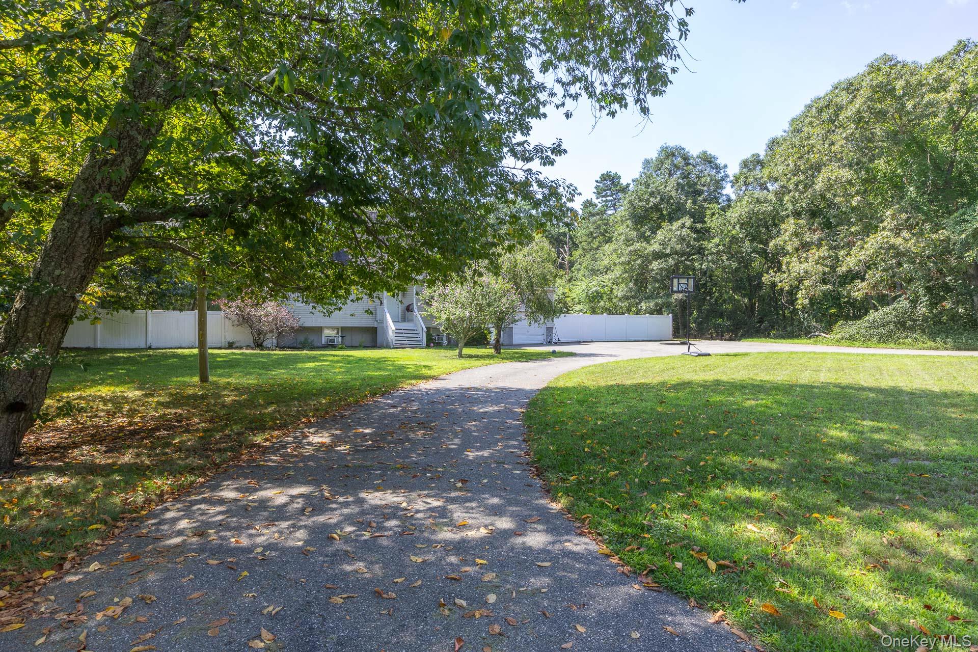 312 Peconic Avenue, Medford