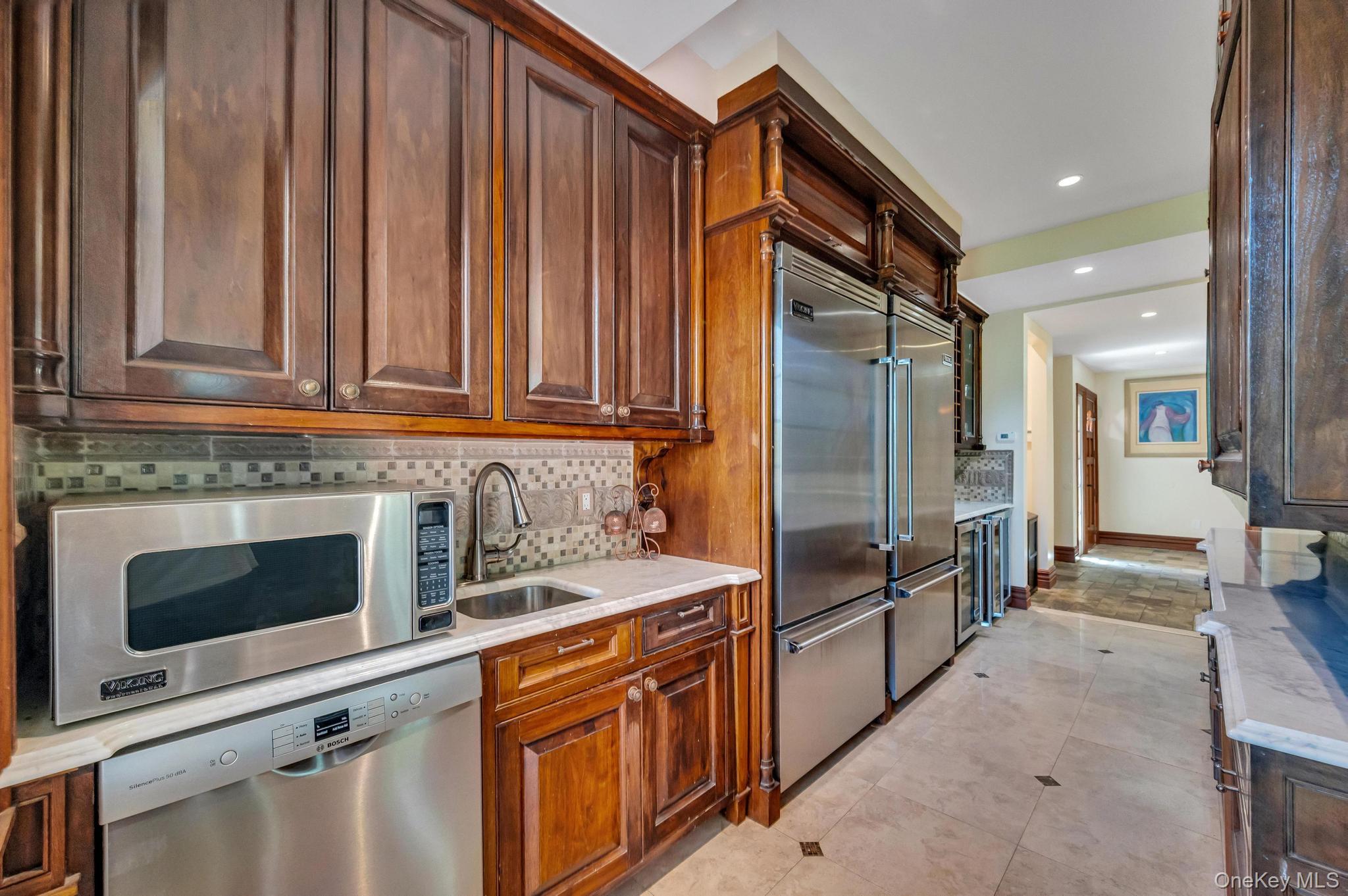 250 Oyster Bay Road — photo 15