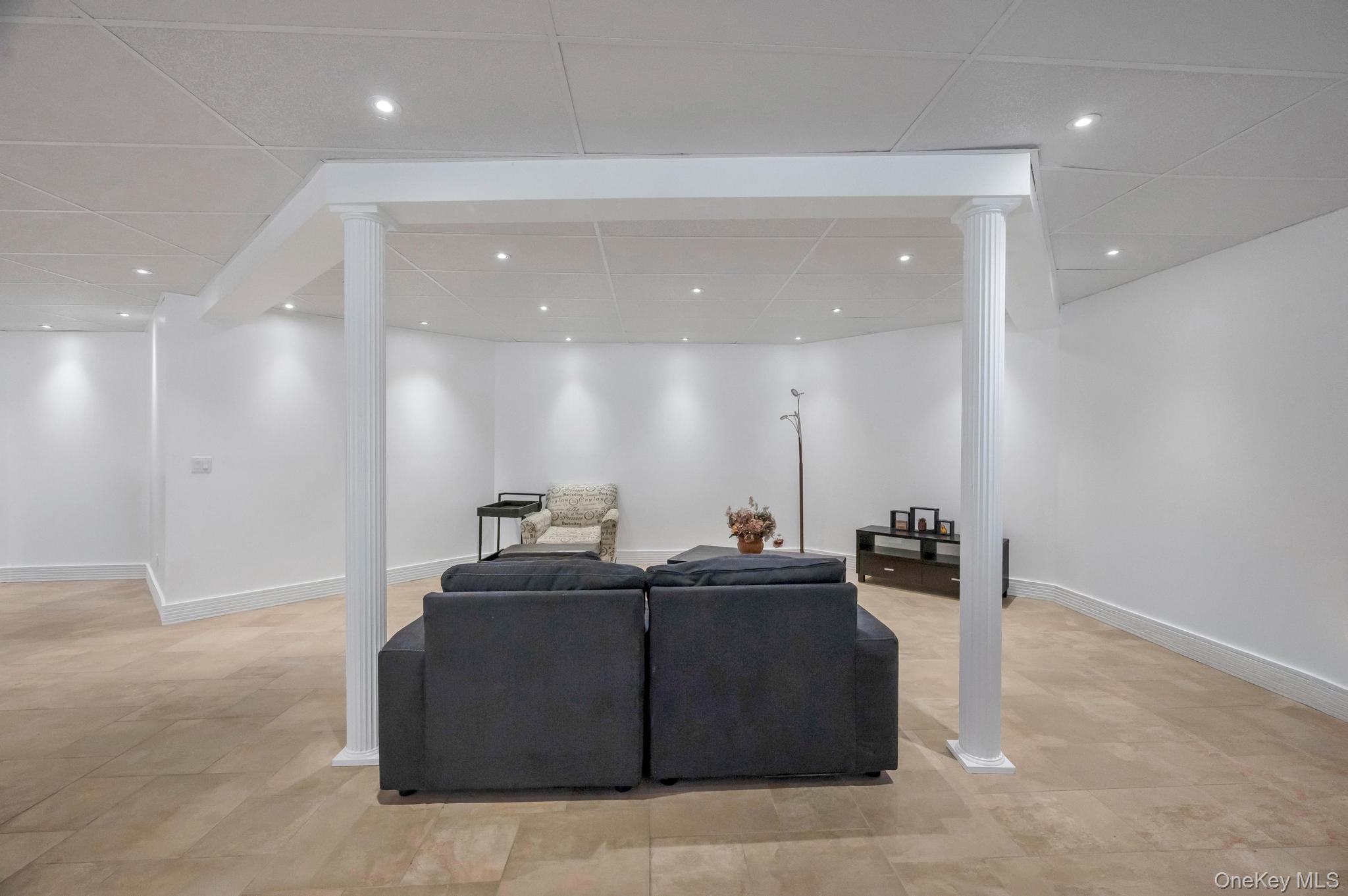 250 Oyster Bay Road — photo 25