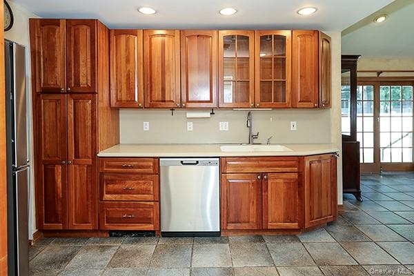 219 Lindbergh Street — photo 11