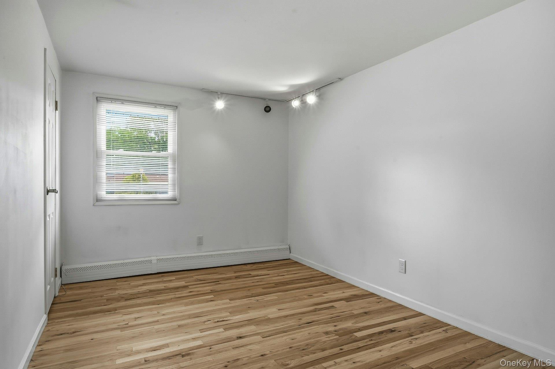 26 King Street — photo 35