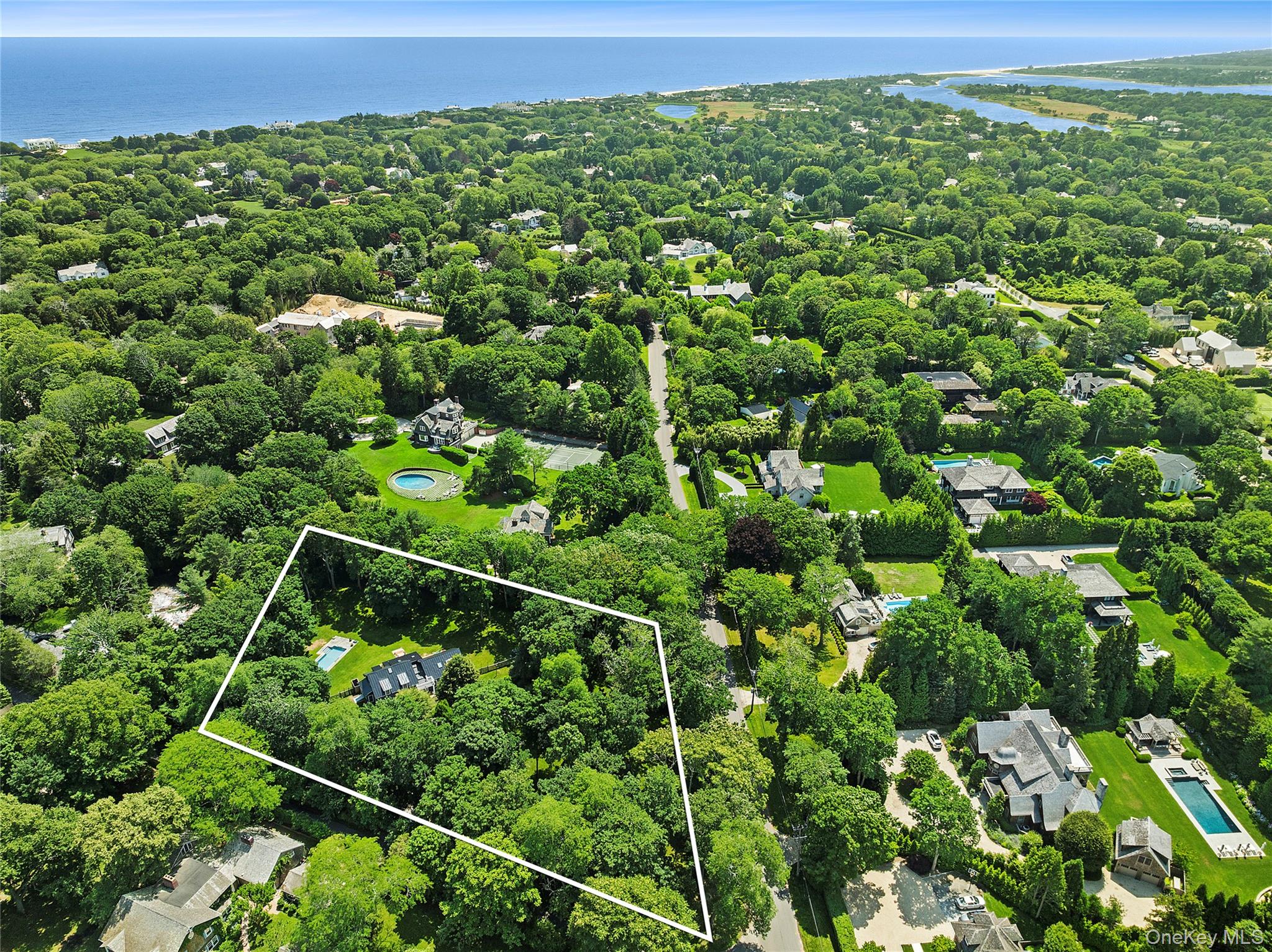 17 Baiting Hollow Road, East Hampton