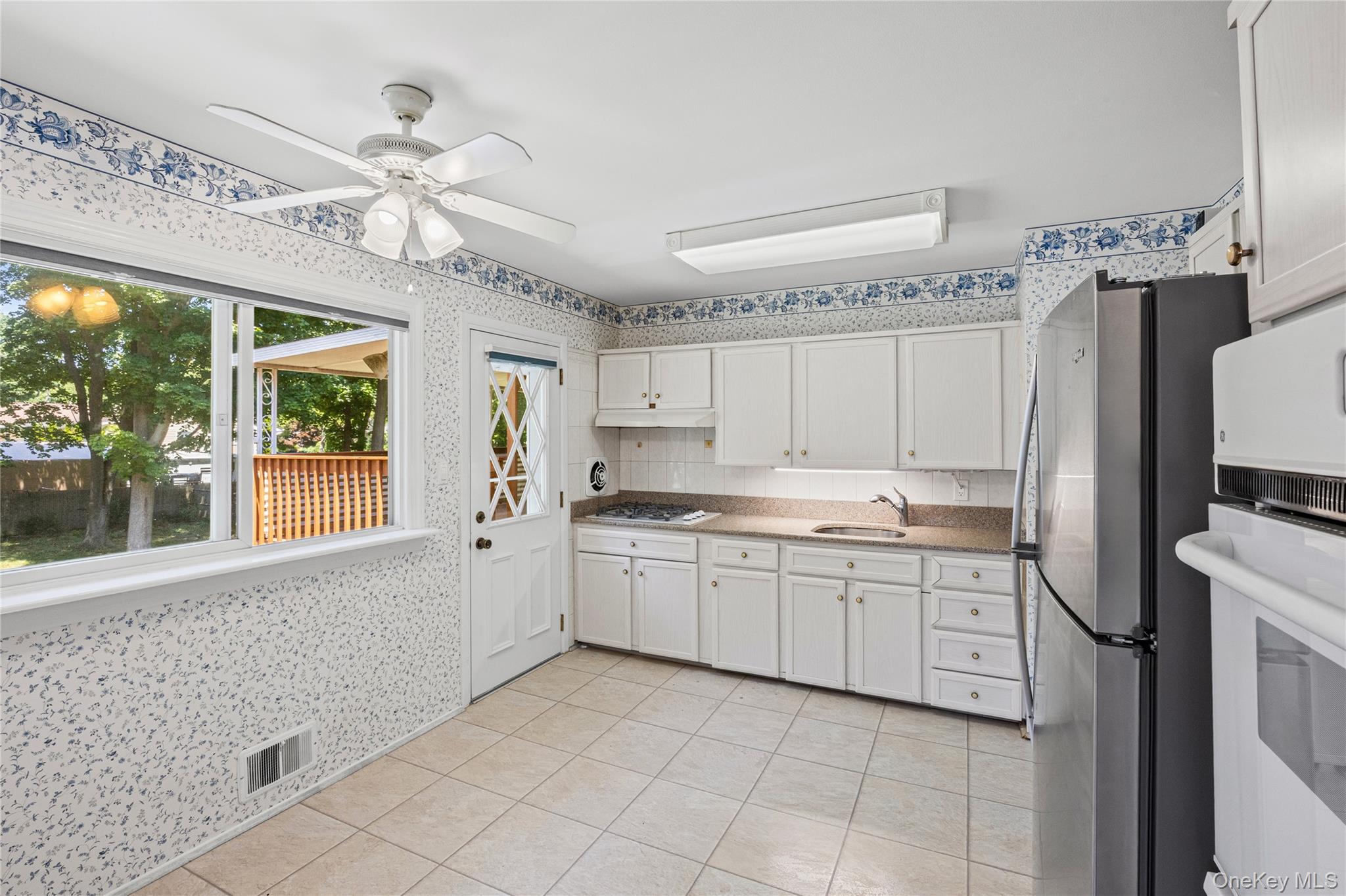 259 Burr Road — photo 4