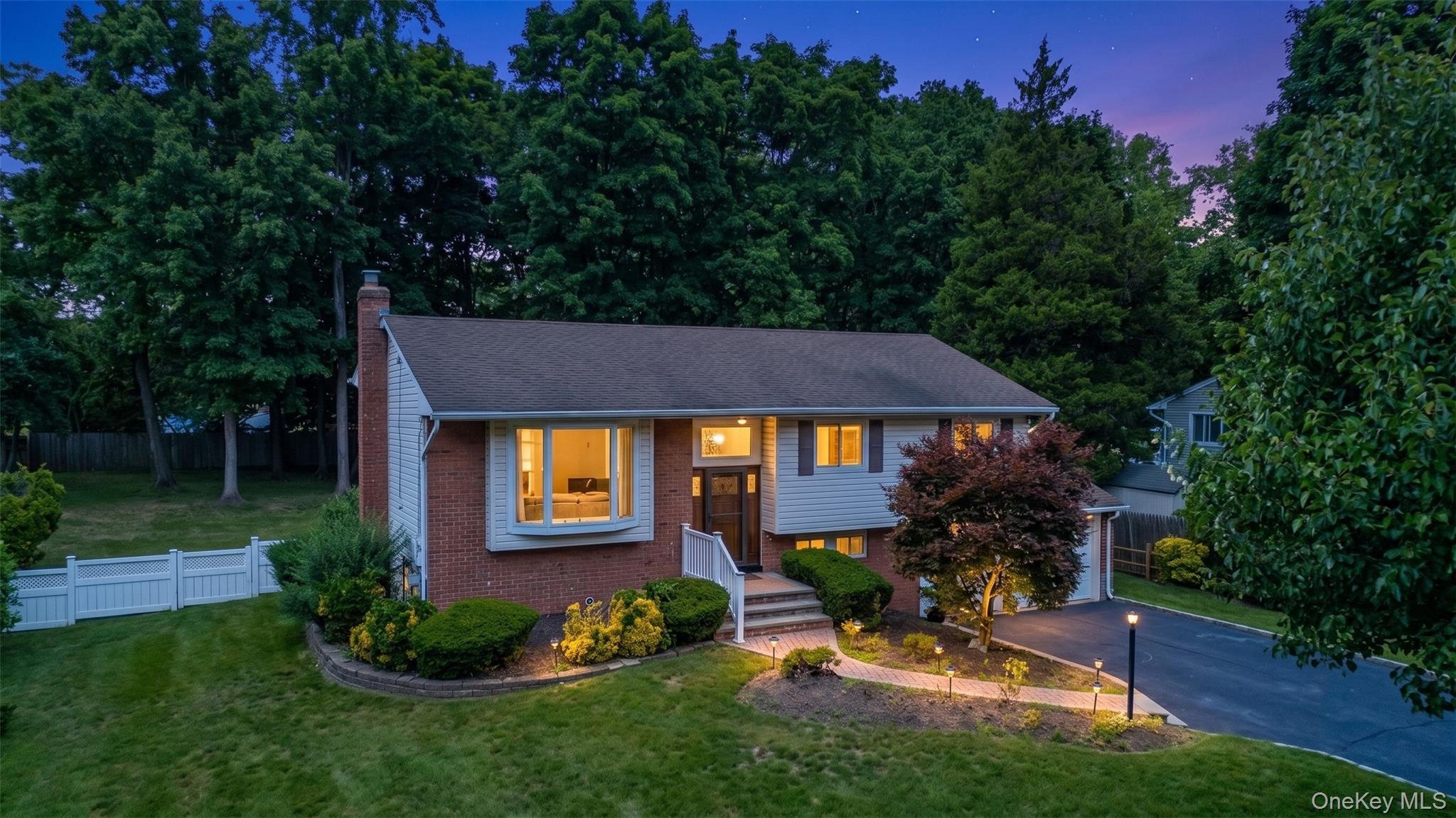259 Burr Road, East Northport