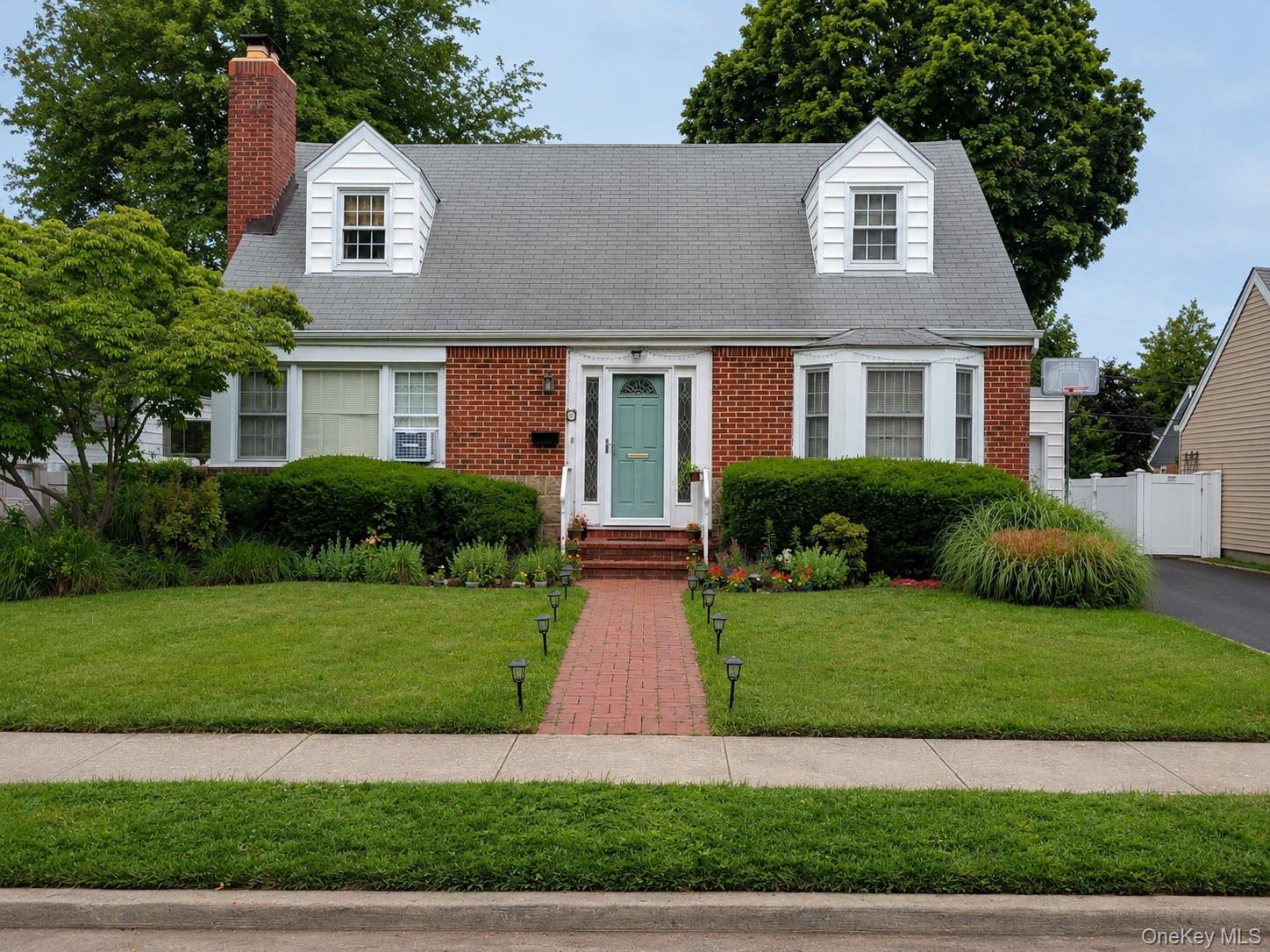 61 Gateway, Rockville Centre