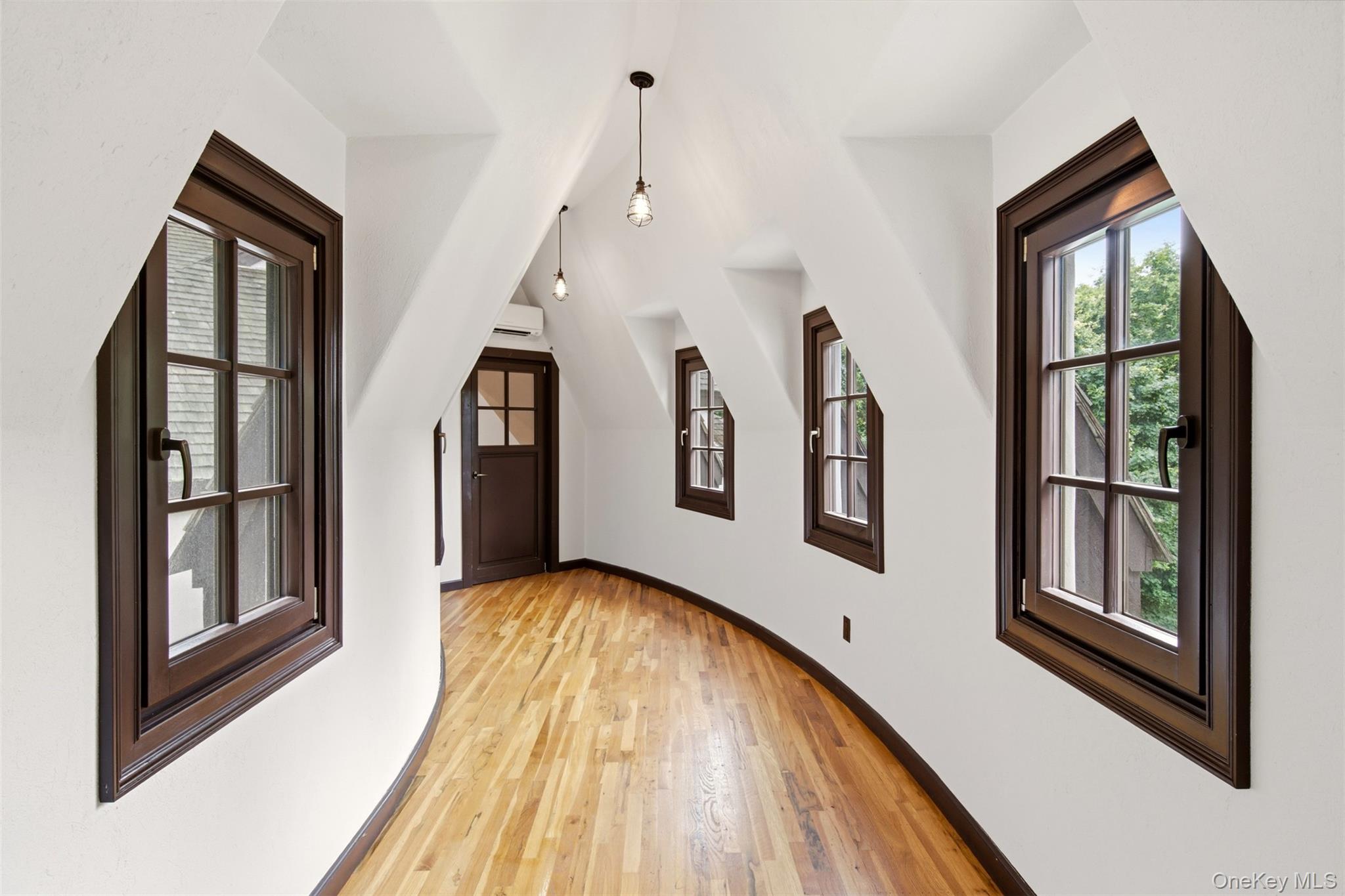 36 Spring Street — photo 28