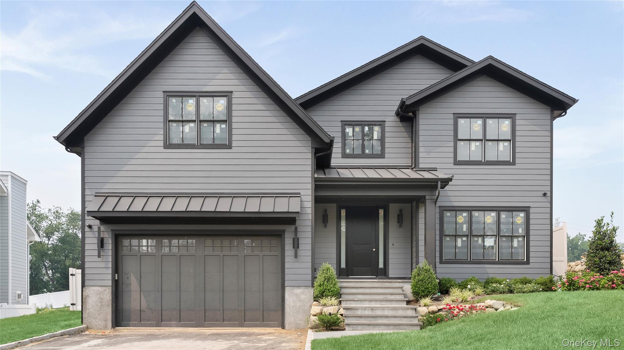 734 Motts Cove Road, Glen Head