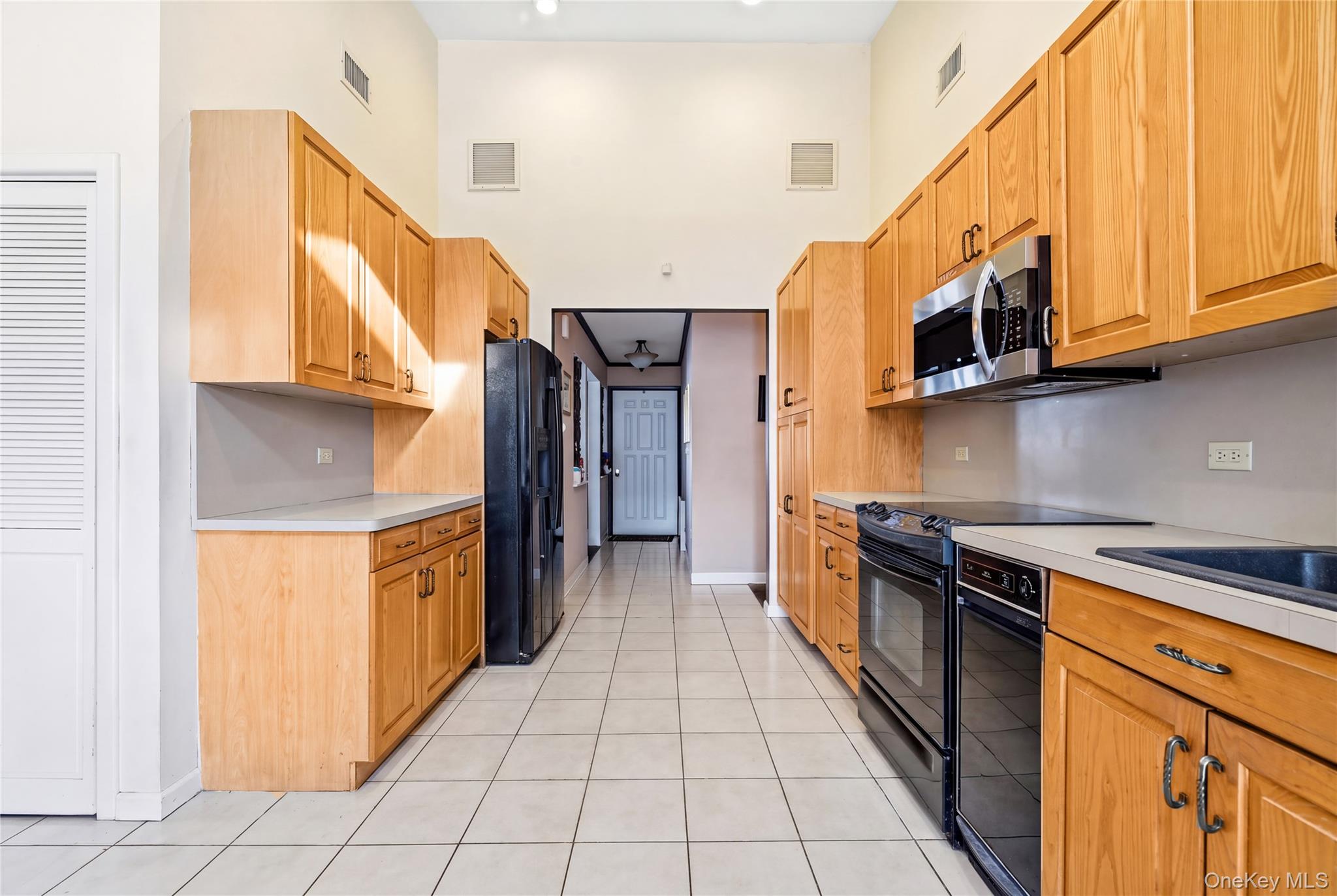 64 Linden Boulevard — photo 10