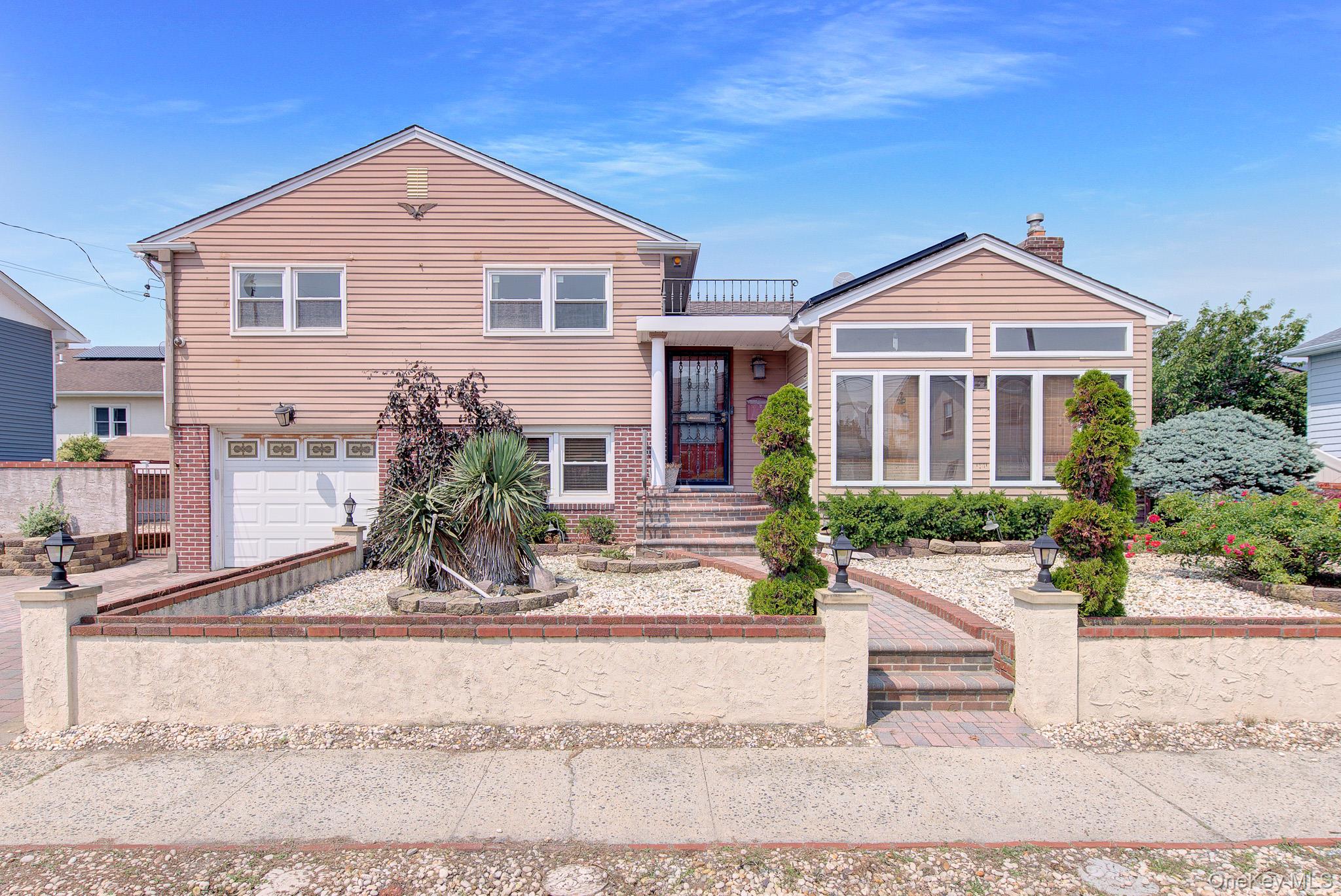 24 Pinehurst Street, Lido Beach