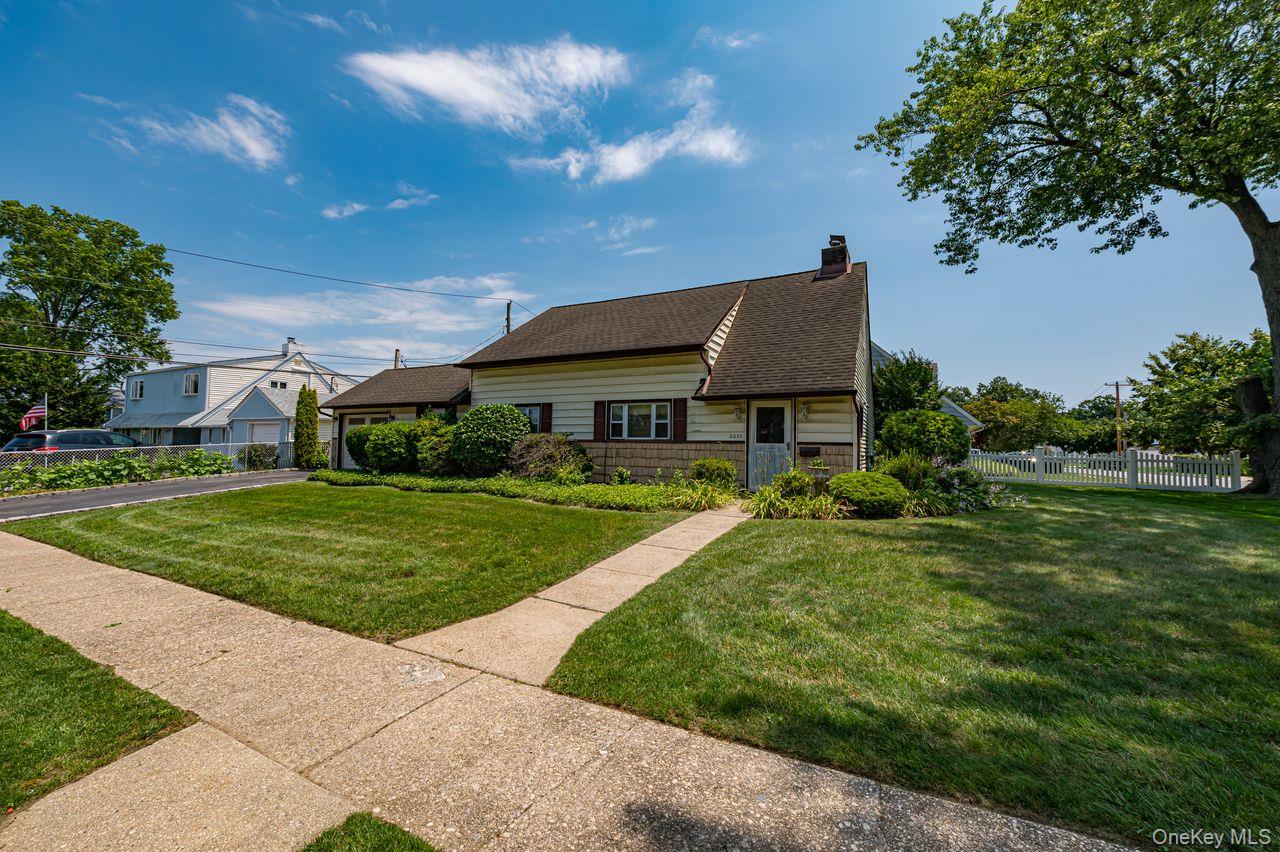 2052 Wilson Lane — photo 3
