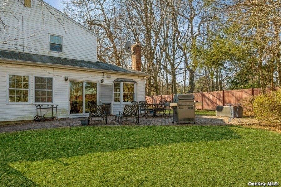 93 Beacon Hill Road — photo 2