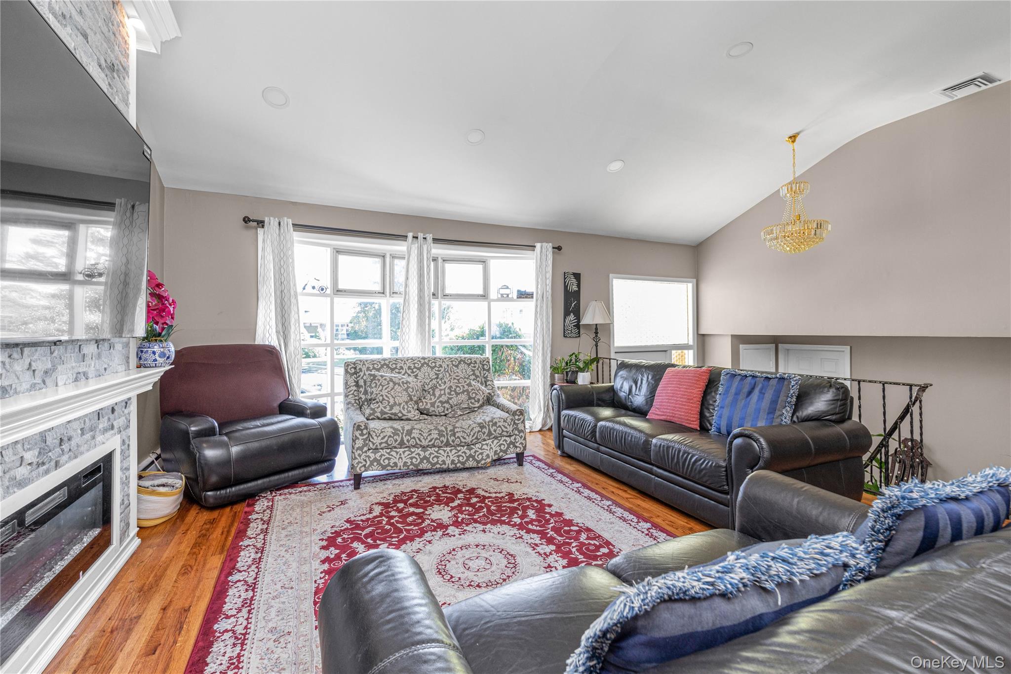 80 Rosalie Court — photo 4
