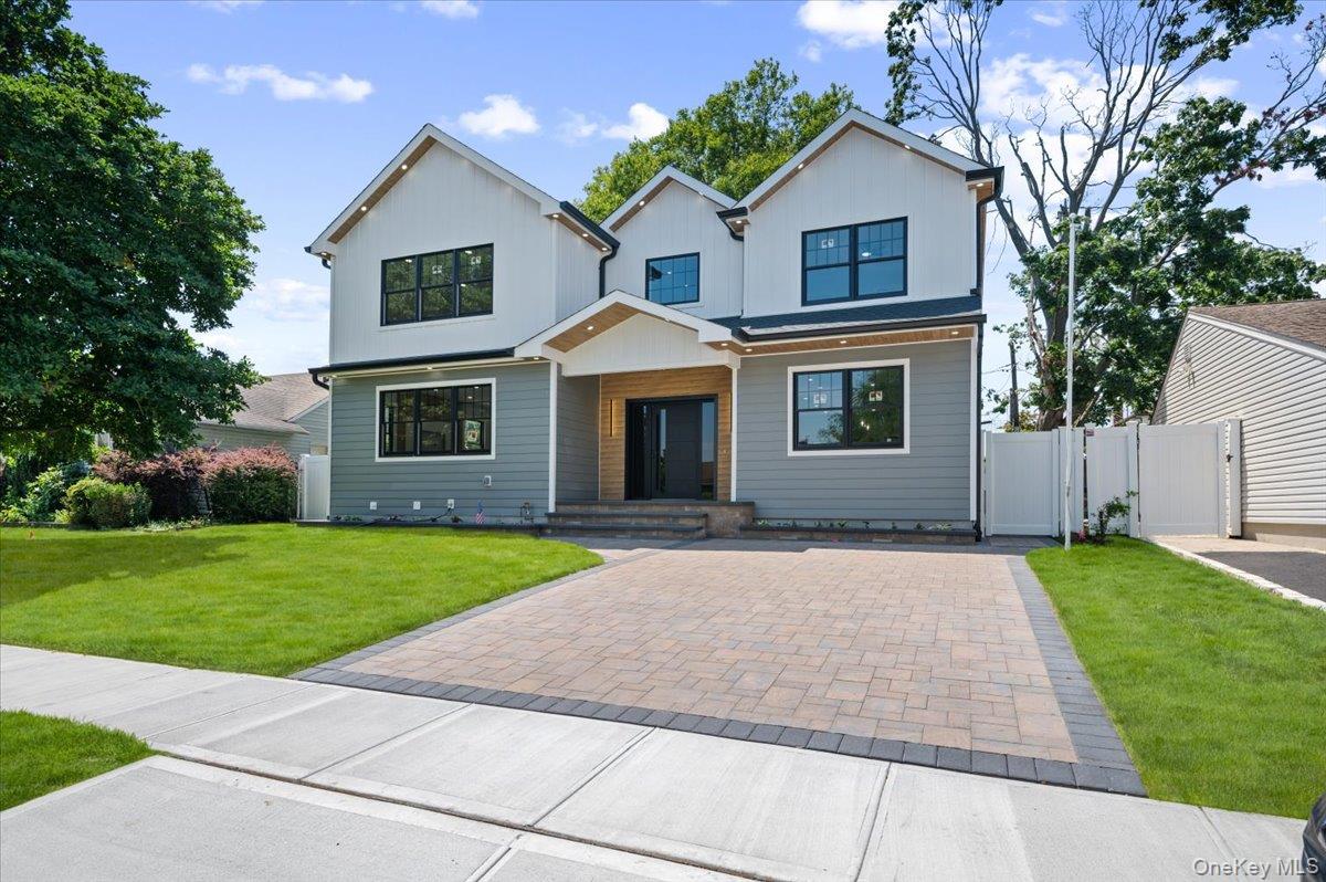 517 Corral Run, Bethpage