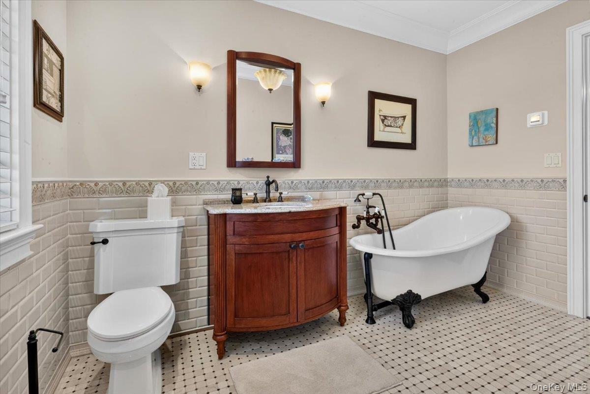81 Montgomery Boulevard — photo 23