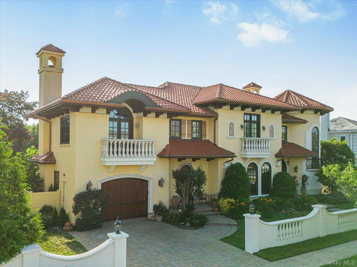 81 Montgomery Boulevard, Atlantic Beach