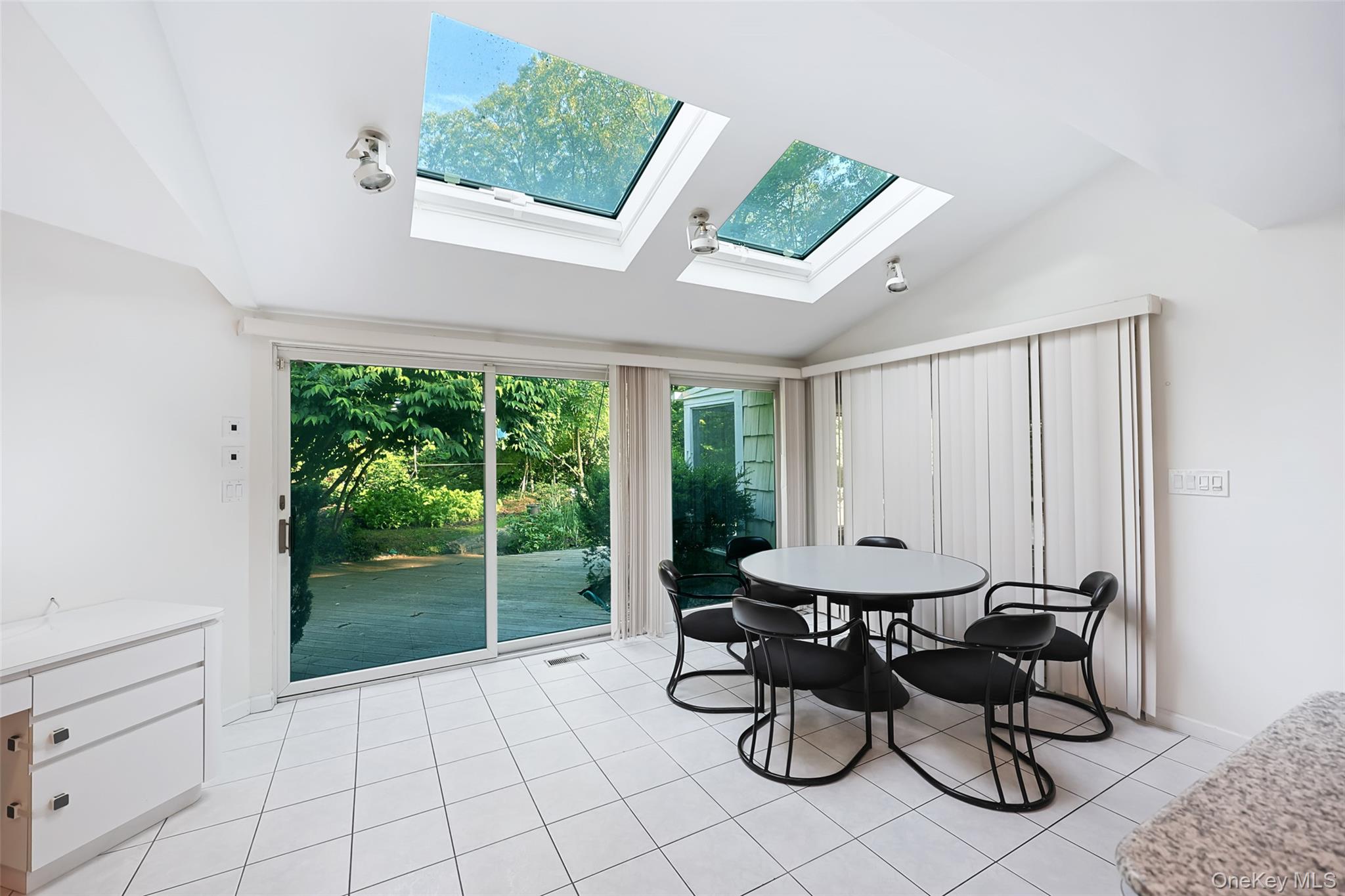 2 Woods Road — photo 12
