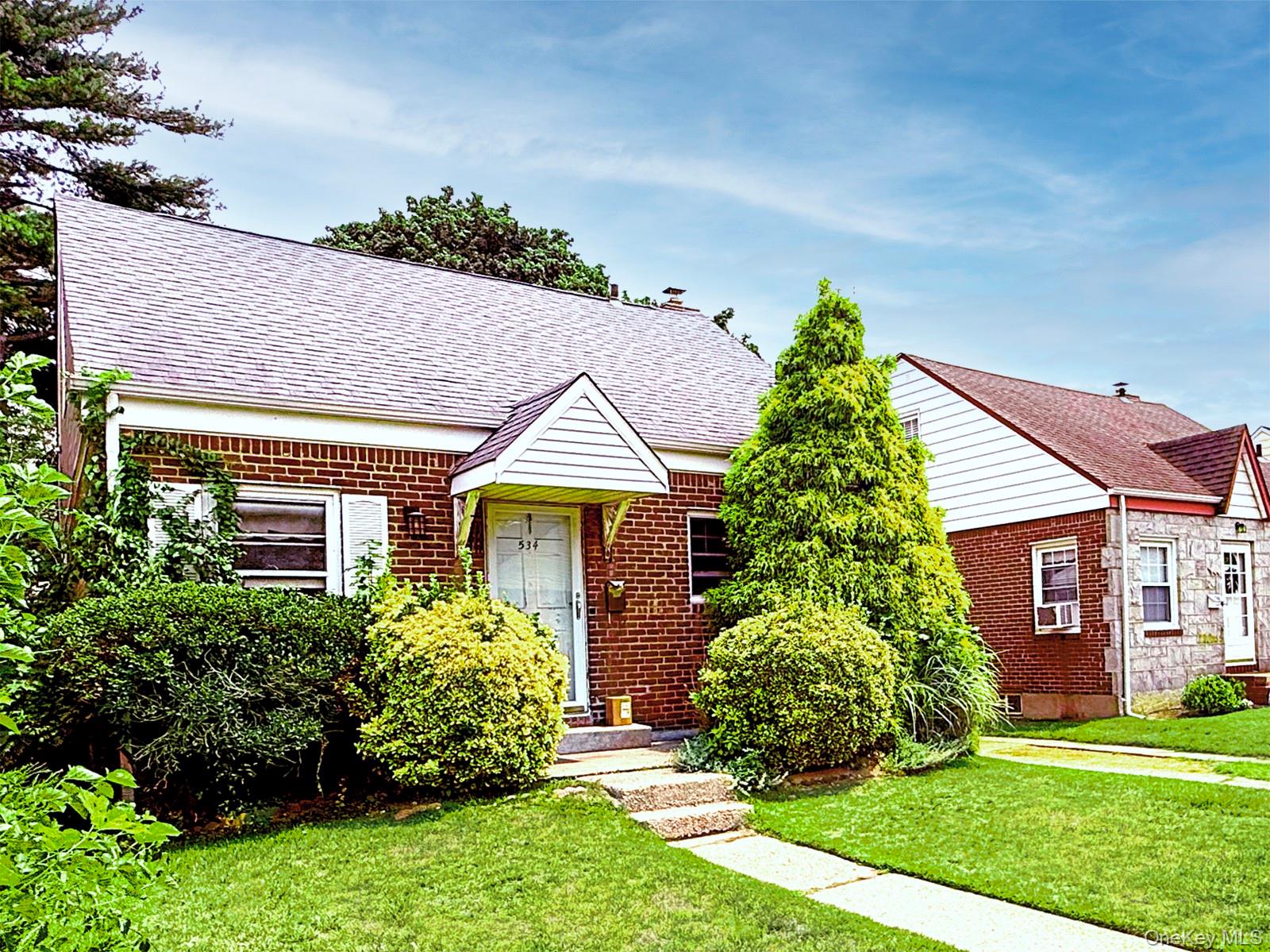 534 Sperry Boulevard, New Hyde Park