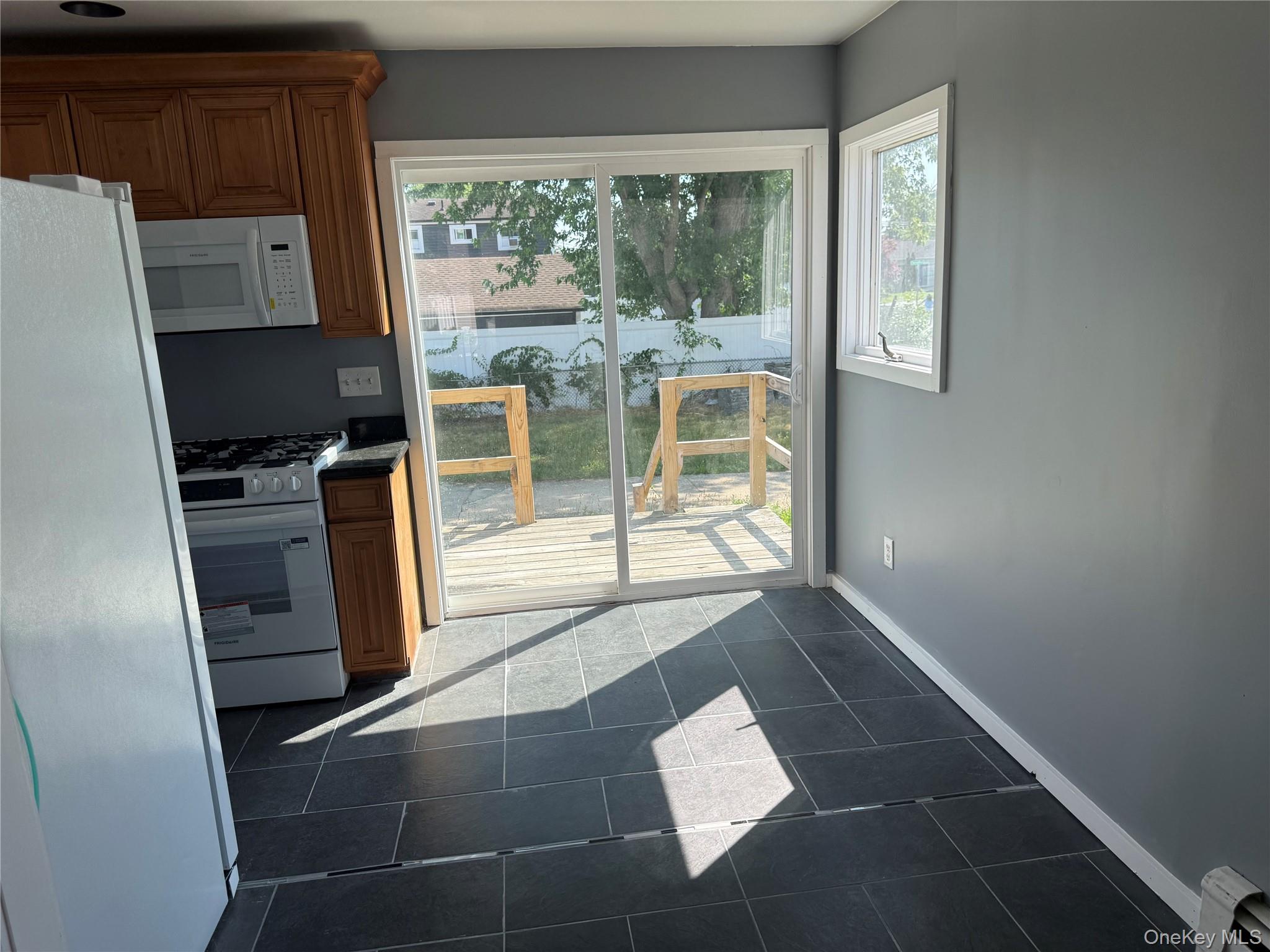 49 Noble Street — photo 5