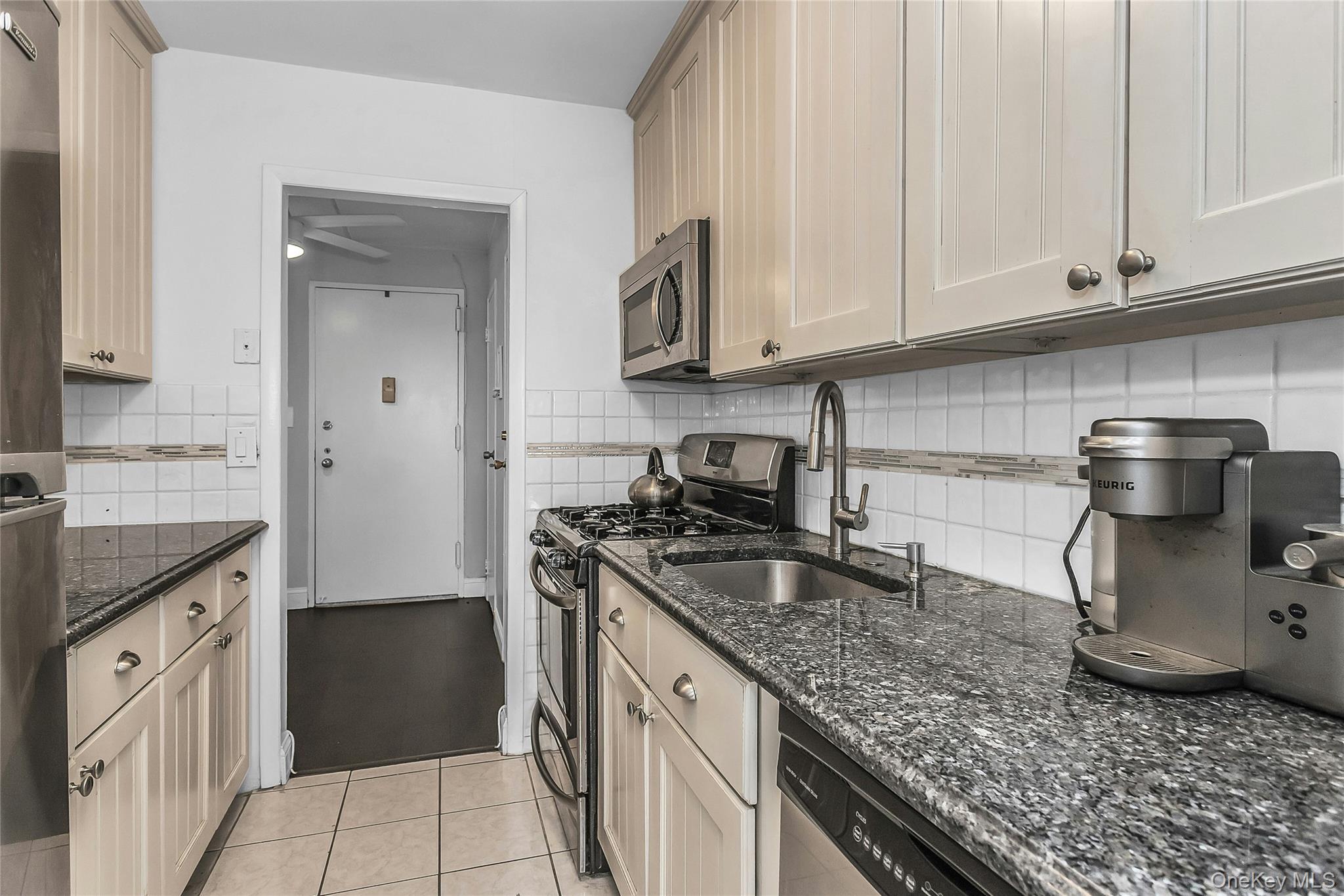 135 Post Avenue #6B — photo 13