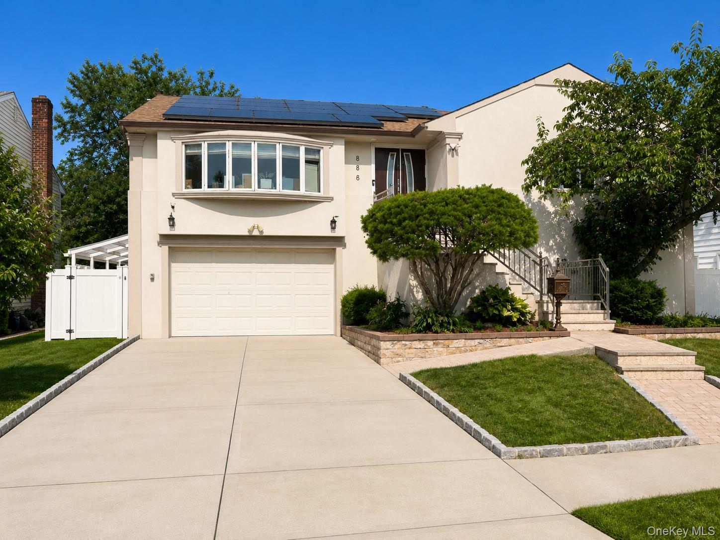 886 Woodmere Drive