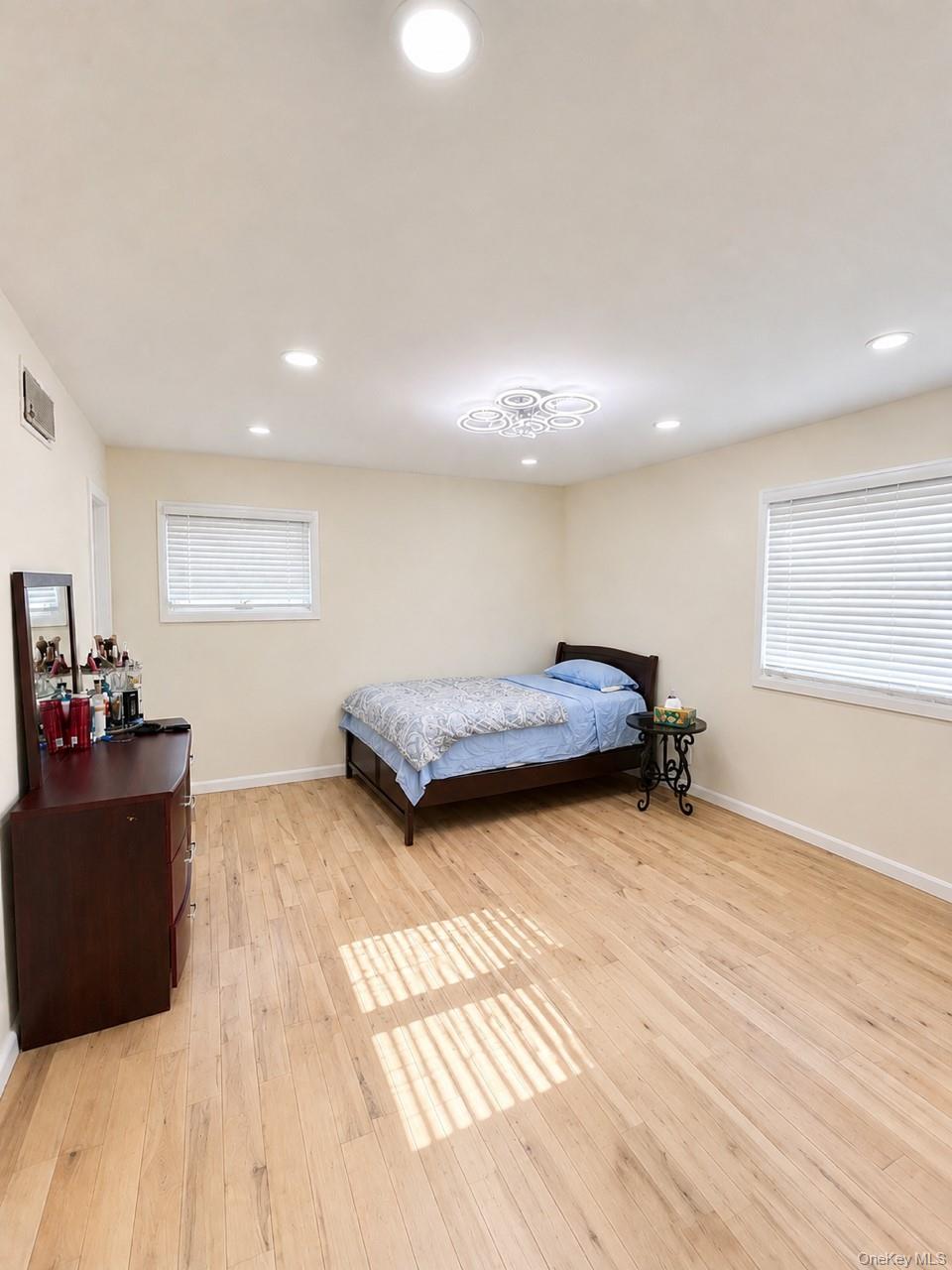 886 Woodmere Drive — photo 12