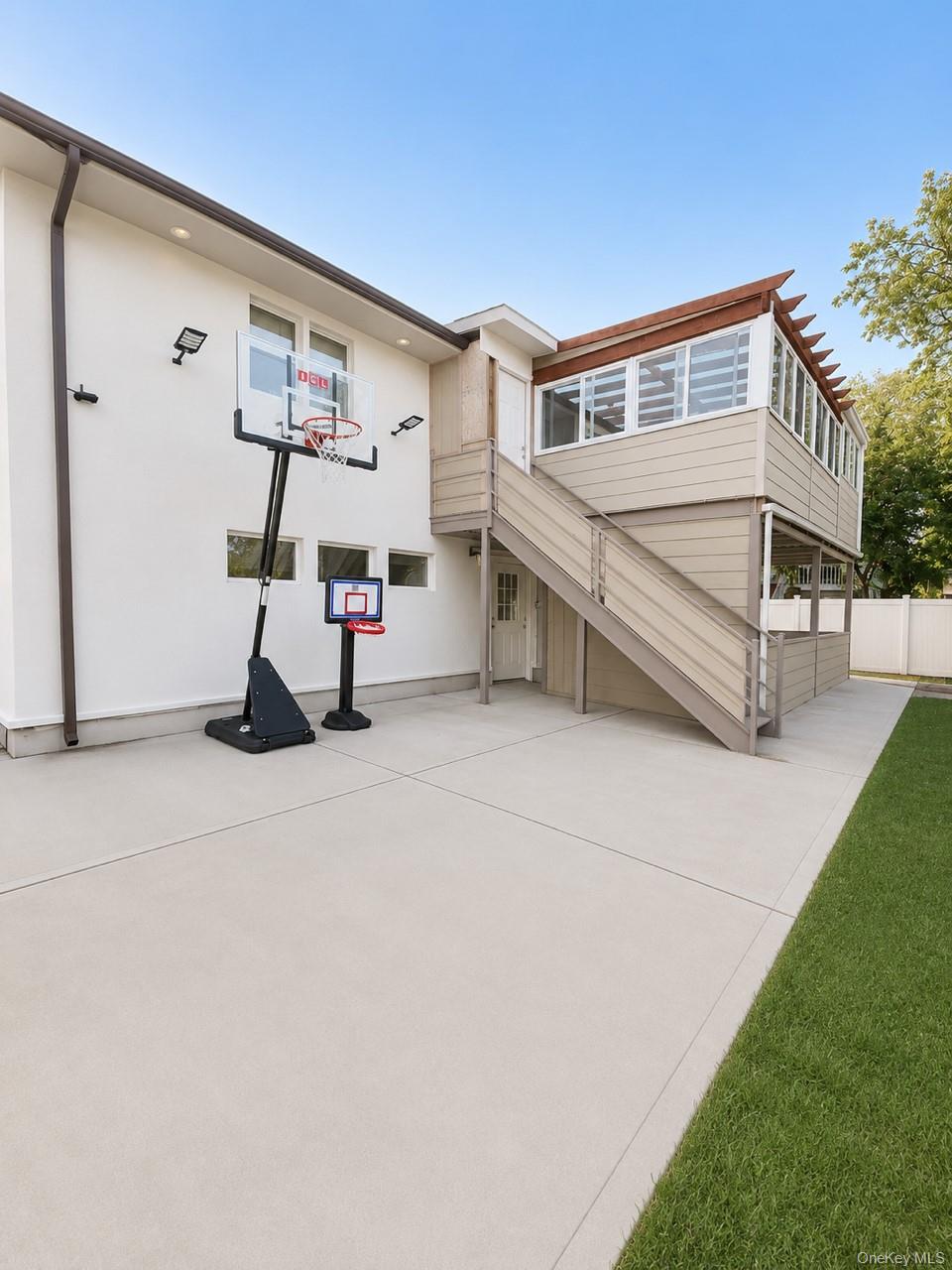 886 Woodmere Drive — photo 34