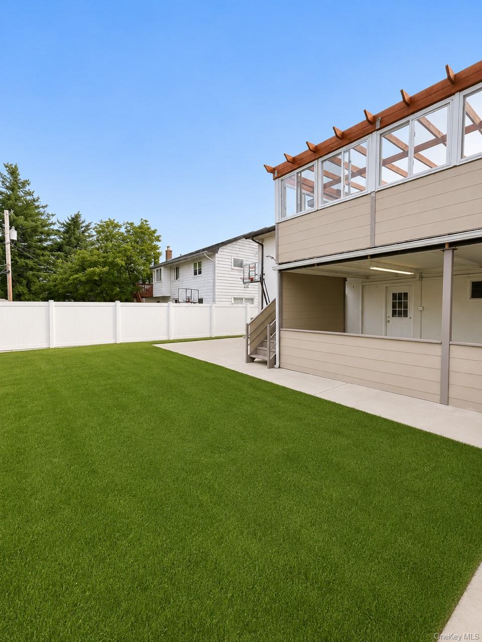 886 Woodmere Drive — photo 37
