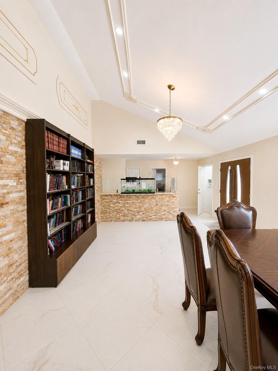 886 Woodmere Drive — photo 5