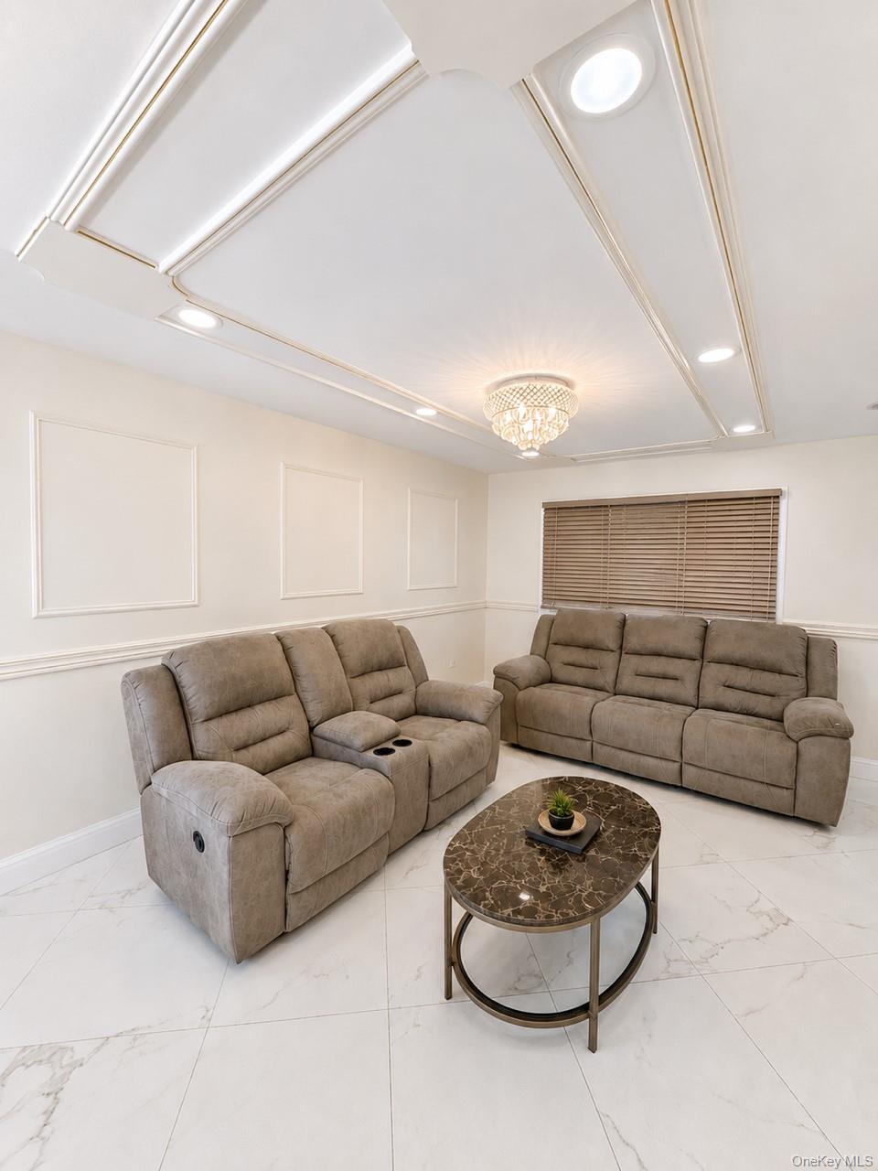 886 Woodmere Drive — photo 8