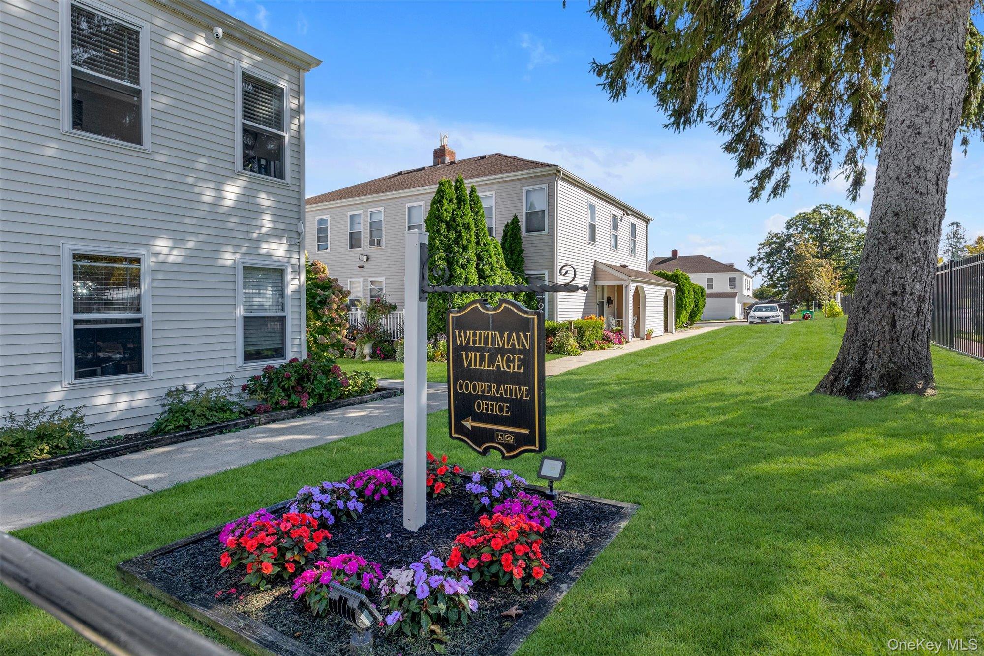 200 Lowndes Avenue #D, Huntington Station