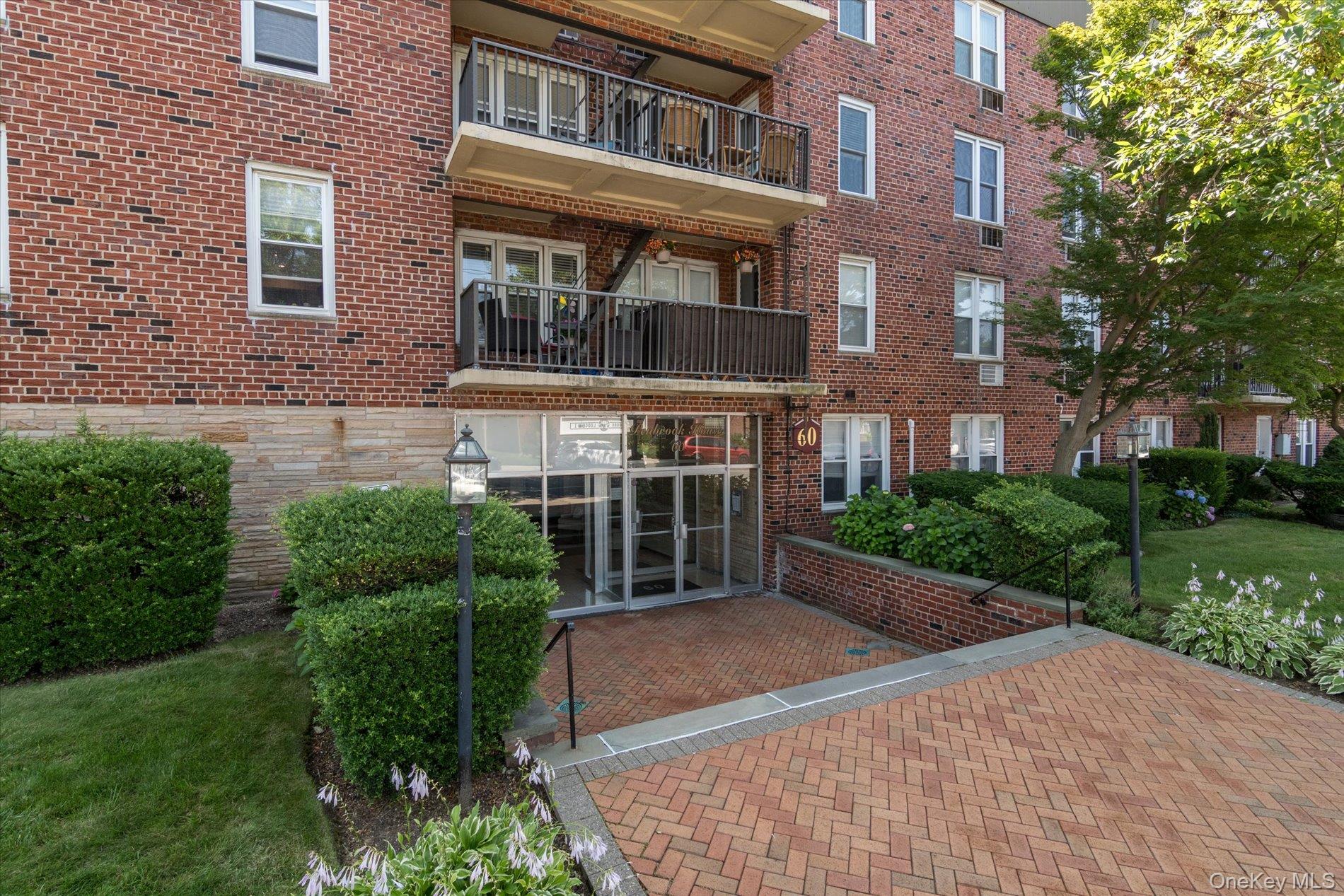 60 Hempstead Avenue #2C, Lynbrook