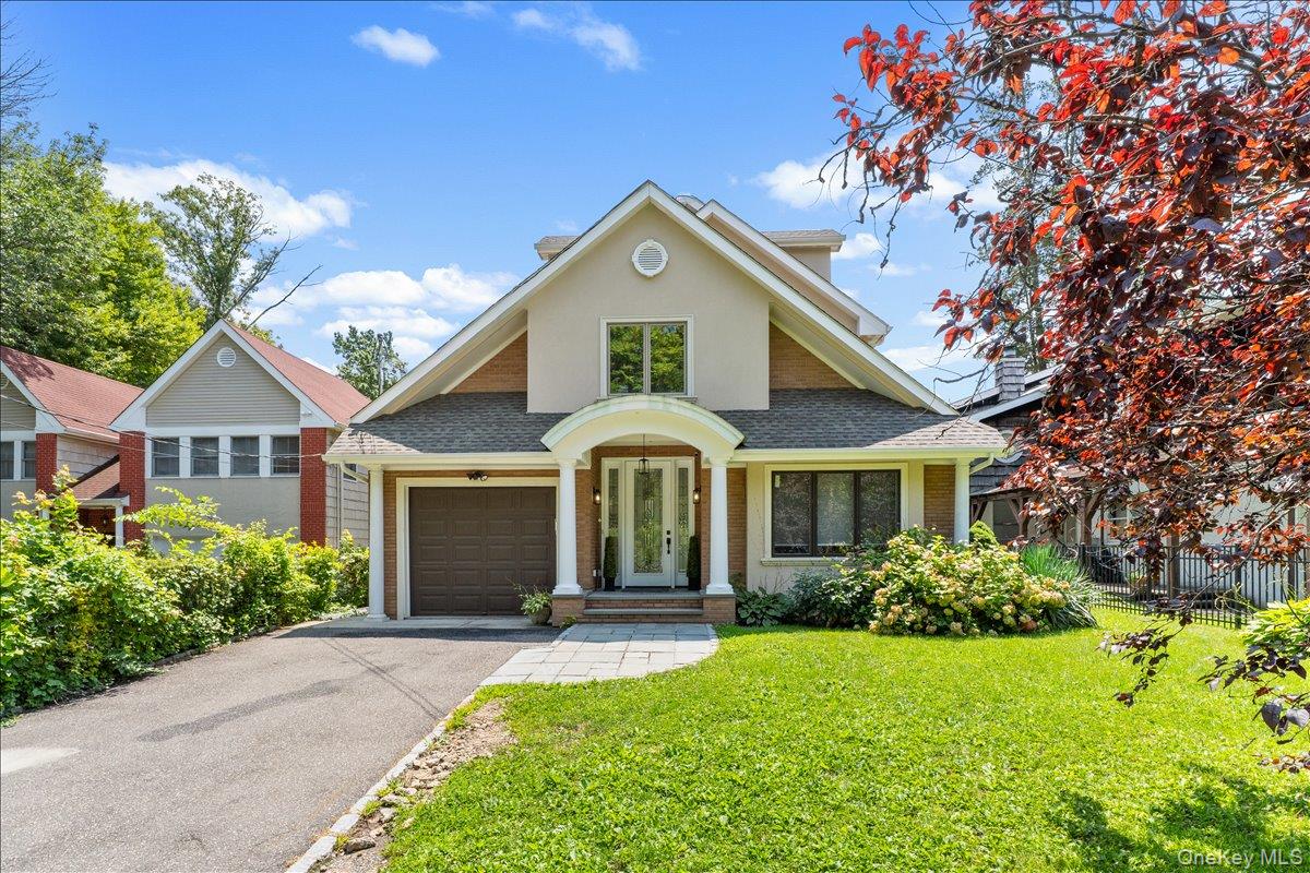 11A Forest Lane, Great Neck