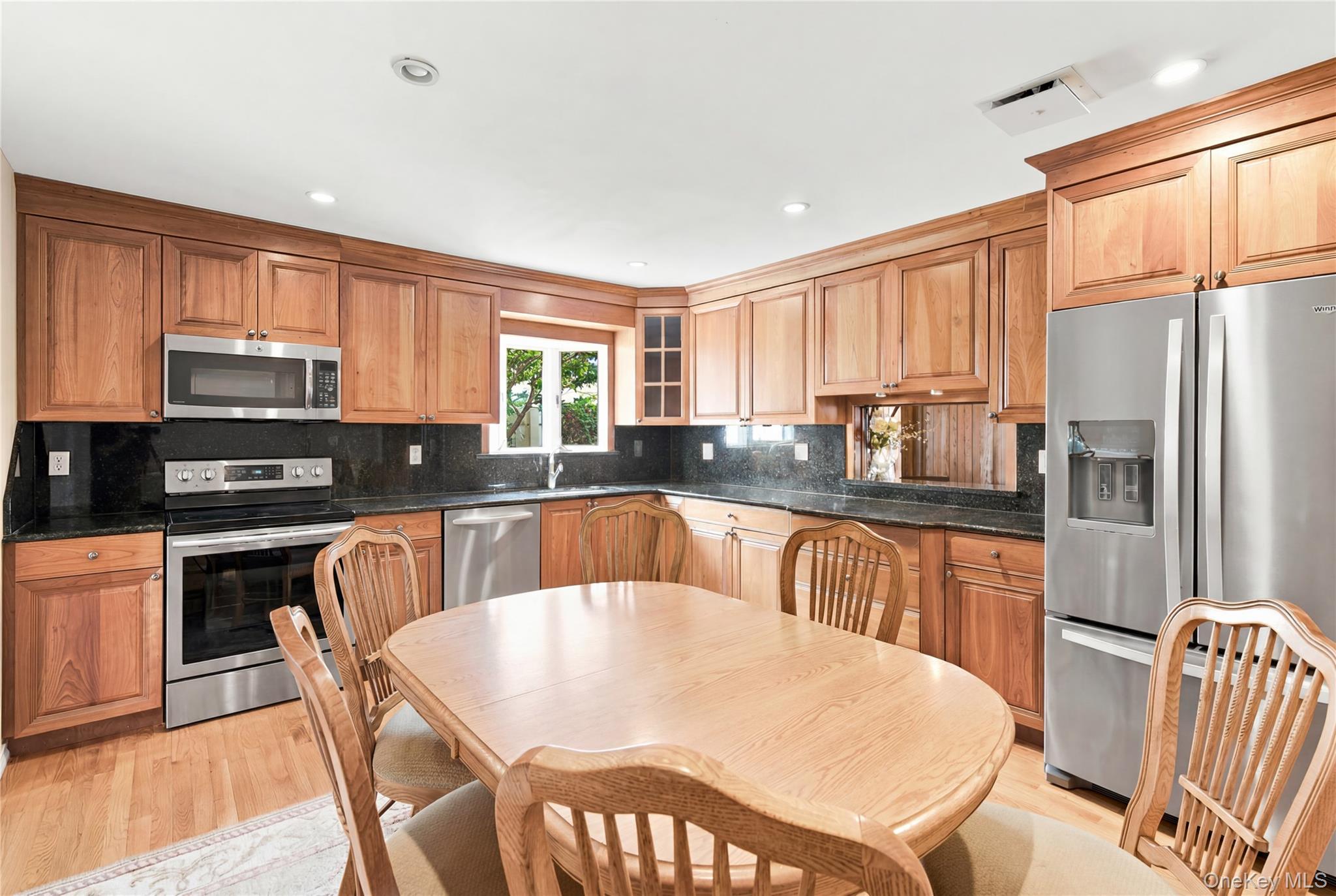 6 Navy Drive — photo 11