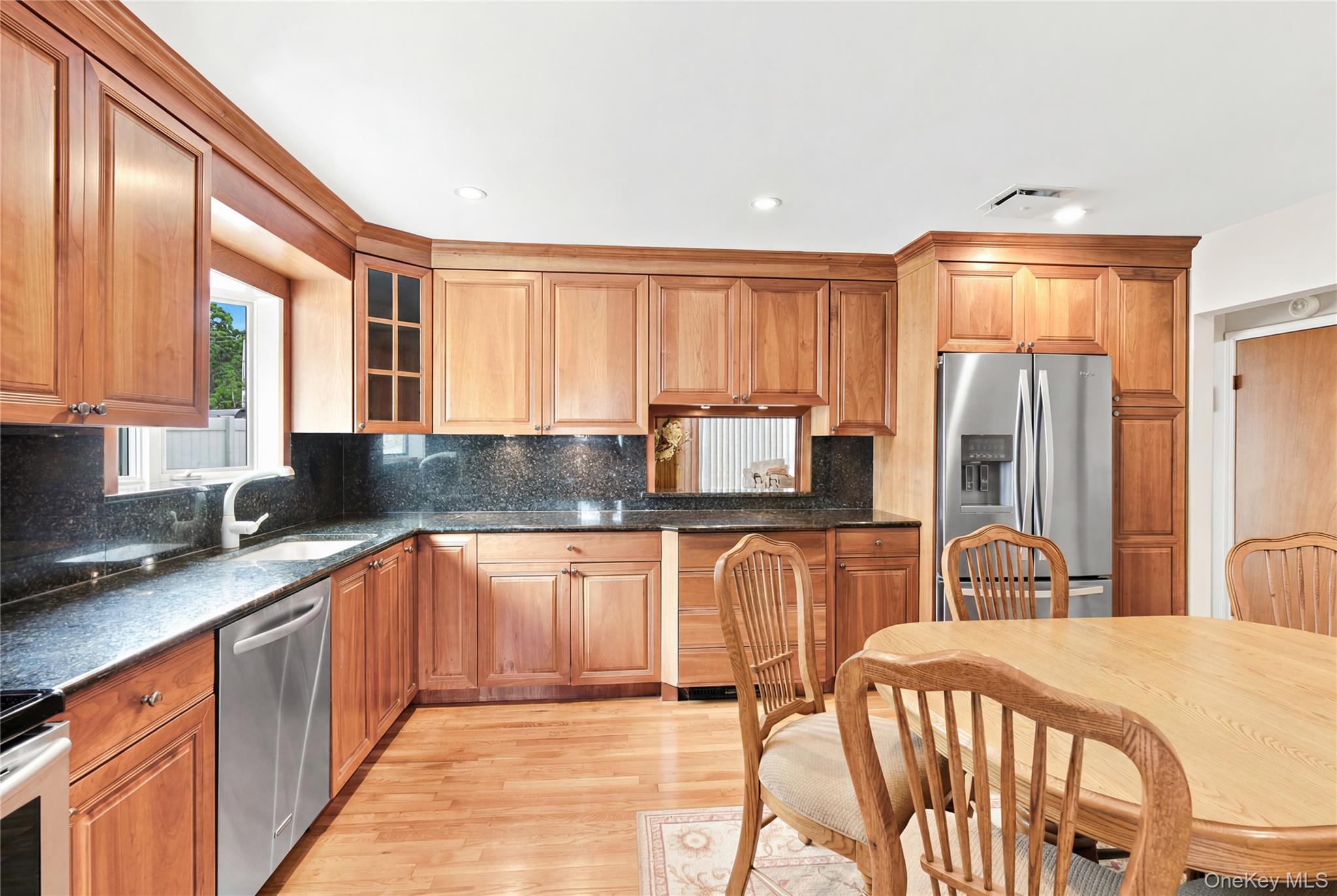6 Navy Drive — photo 12