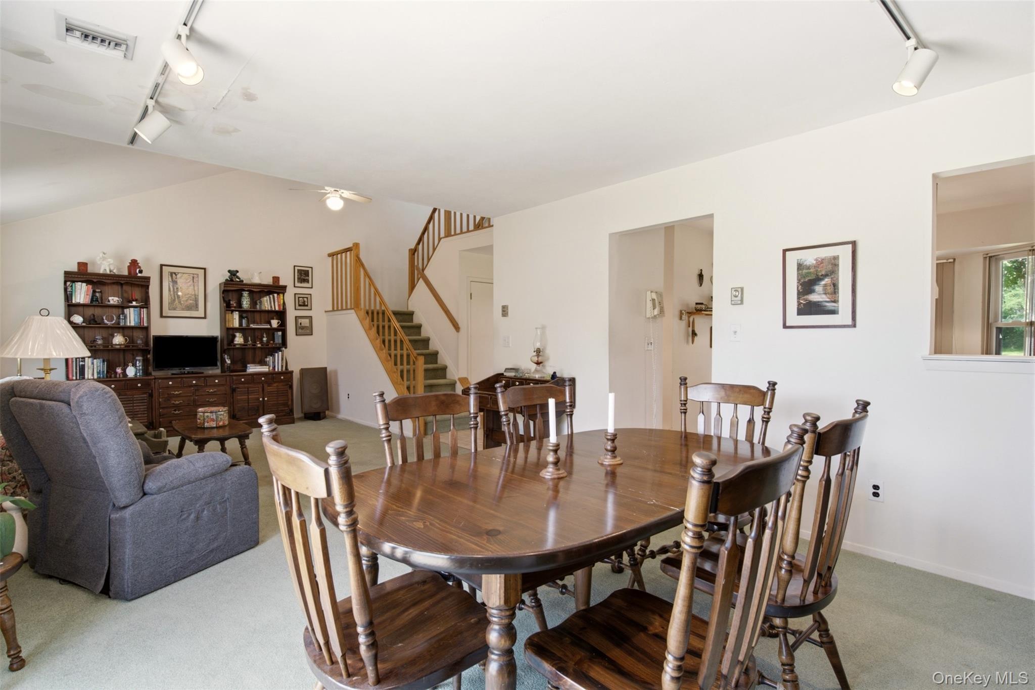 113 Scarlett Drive — photo 8