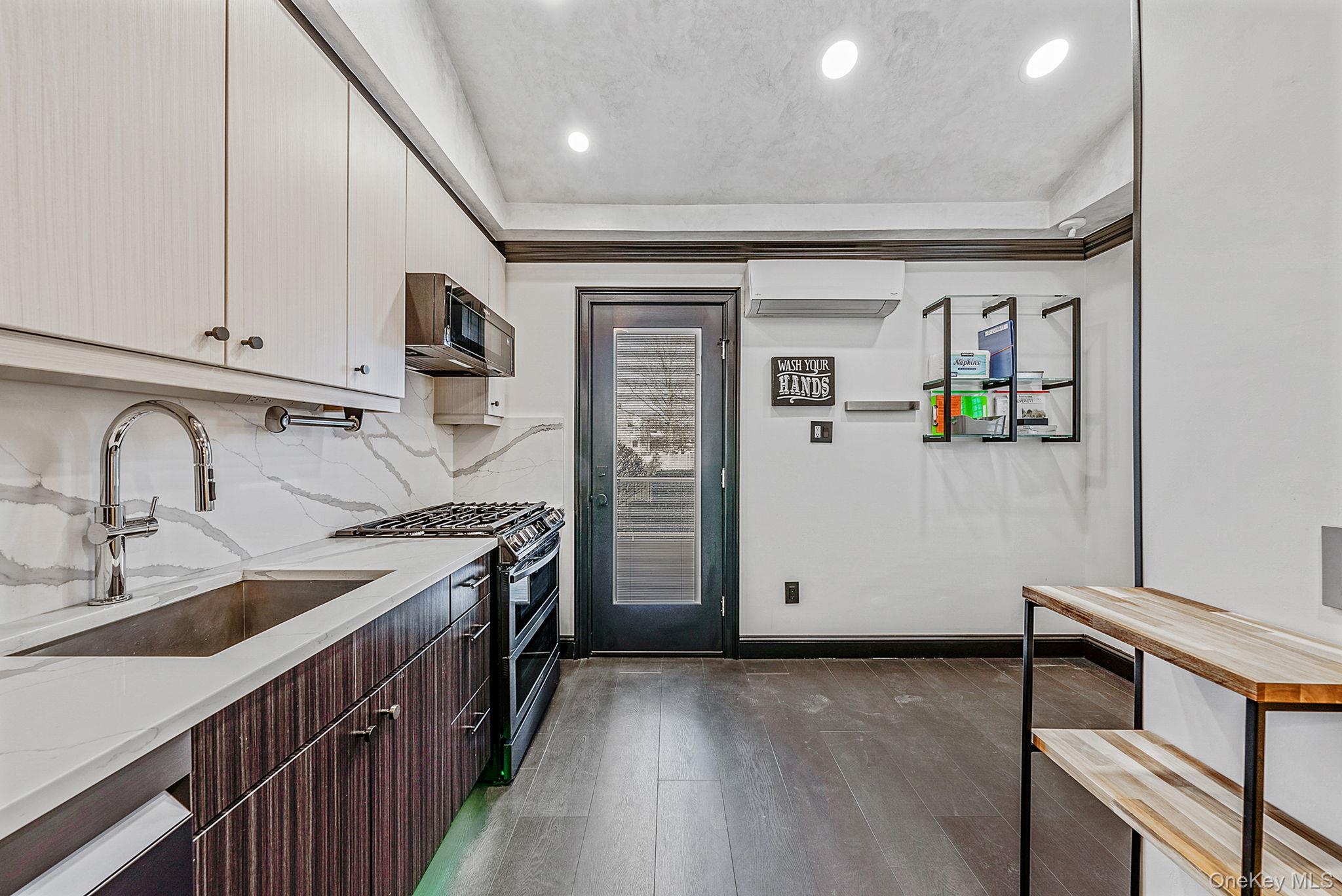 32 Everett Street — photo 16