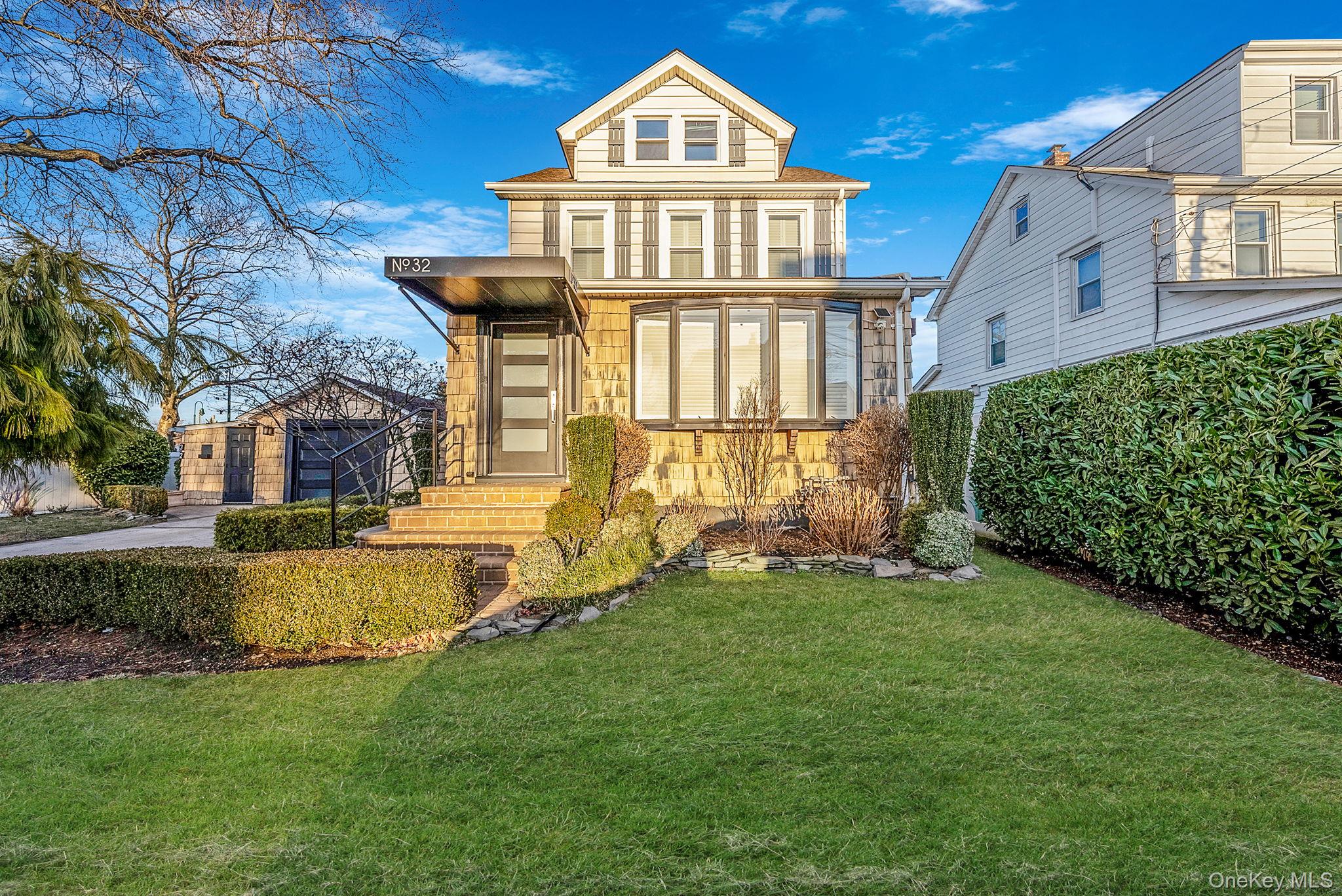 32 Everett Street — photo 2