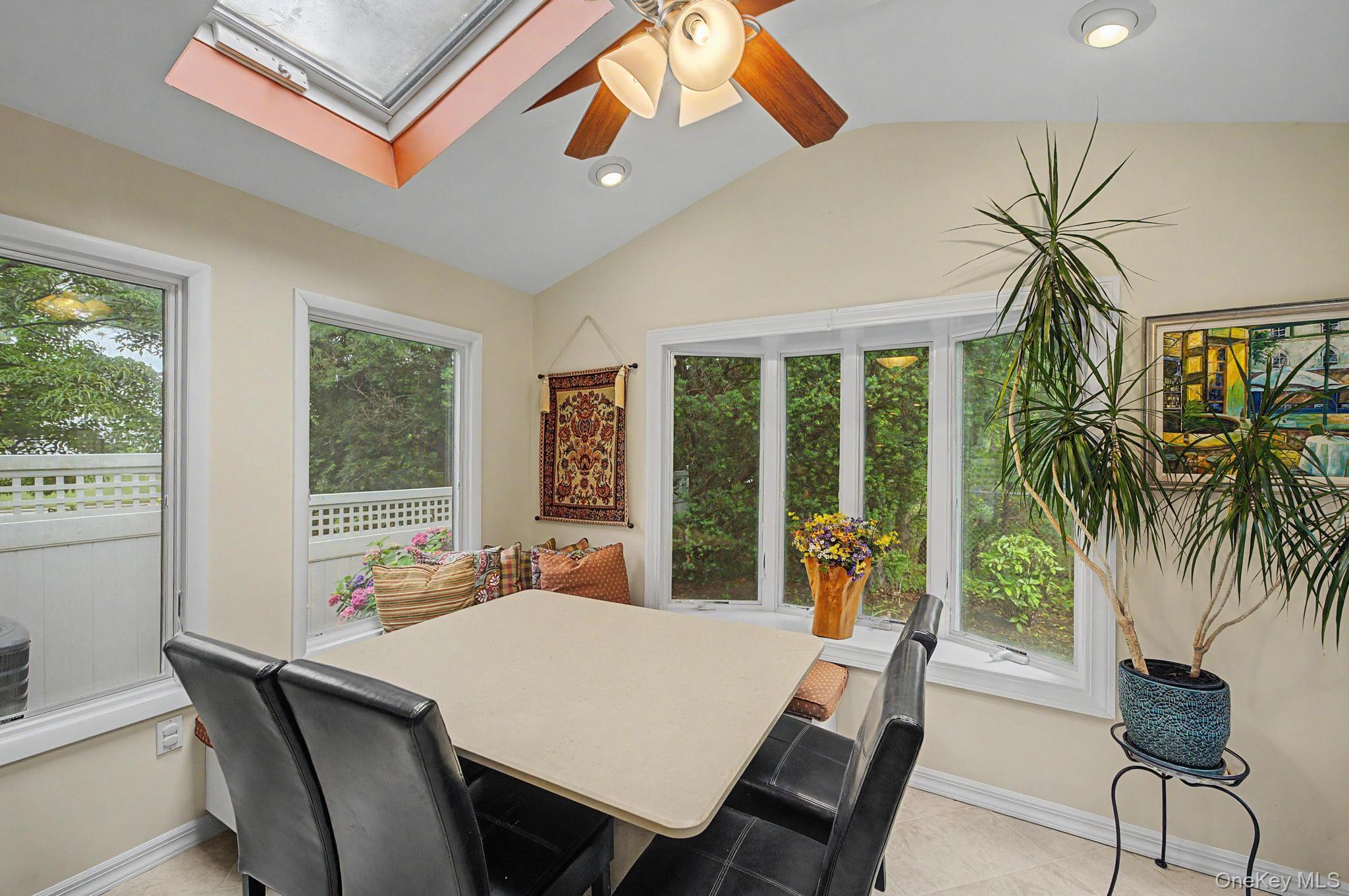 6 Field Daisy Lane — photo 16