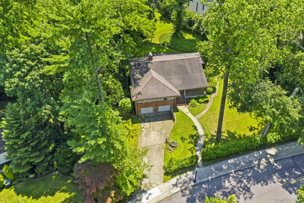 80 Nassau Drive — photo 2
