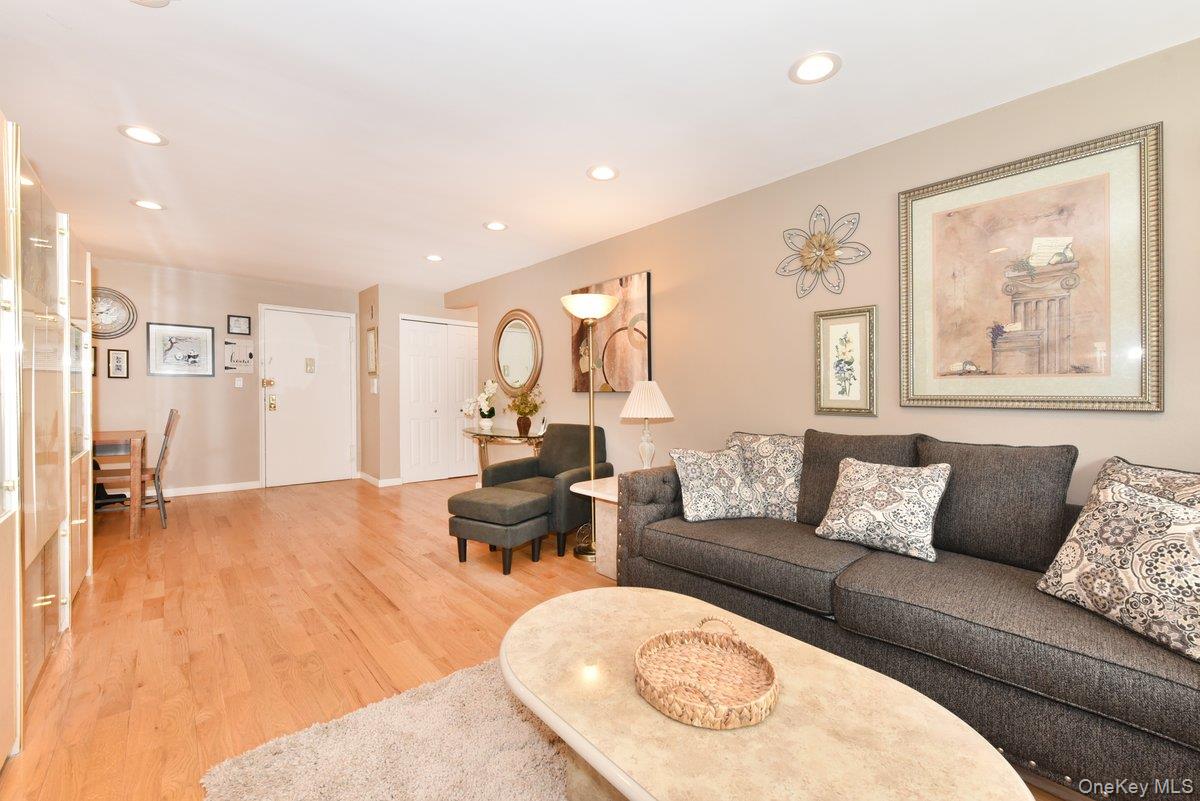 2 Birchwood Court #1C — photo 3