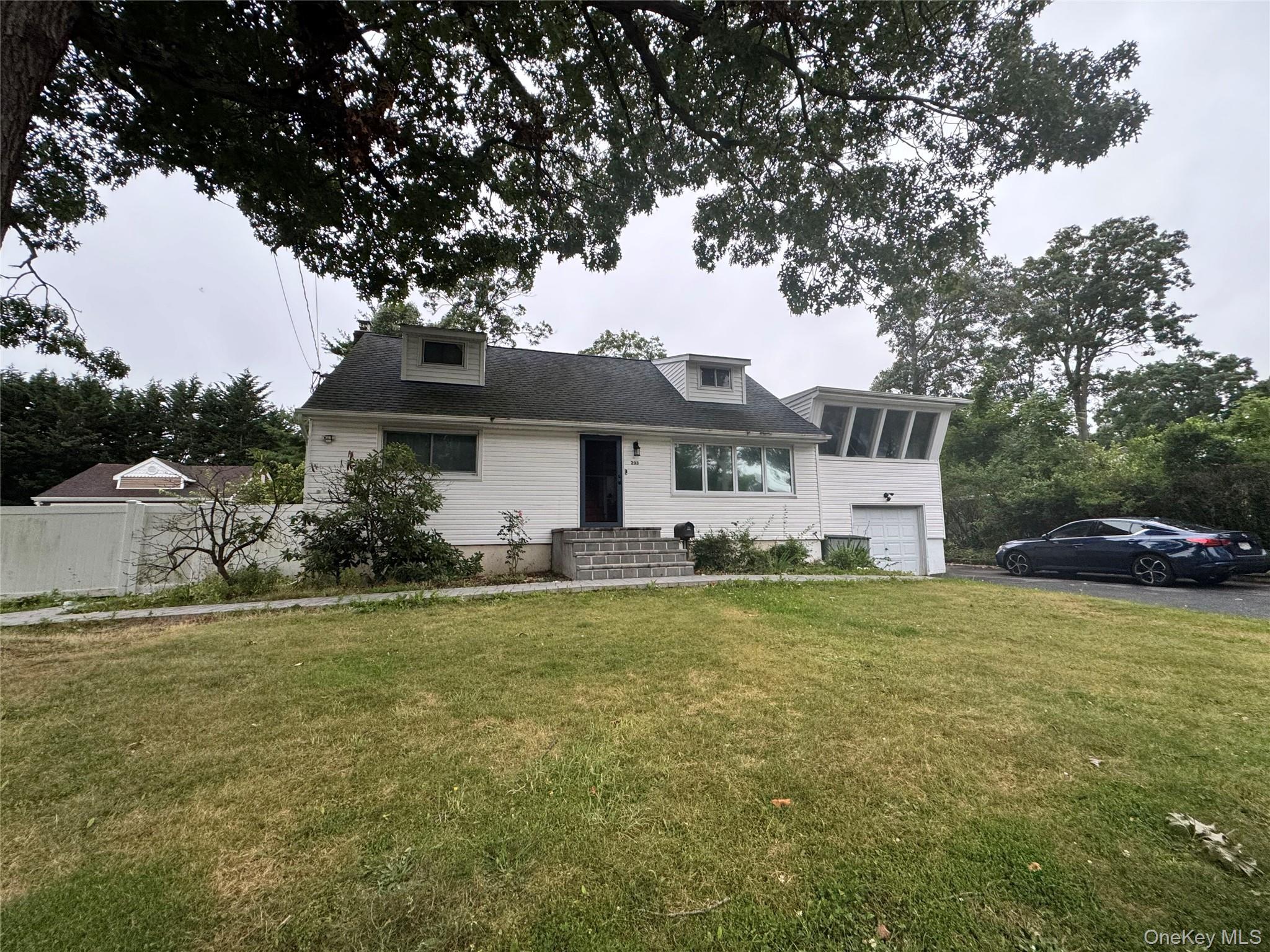 233 15th Street, Lindenhurst