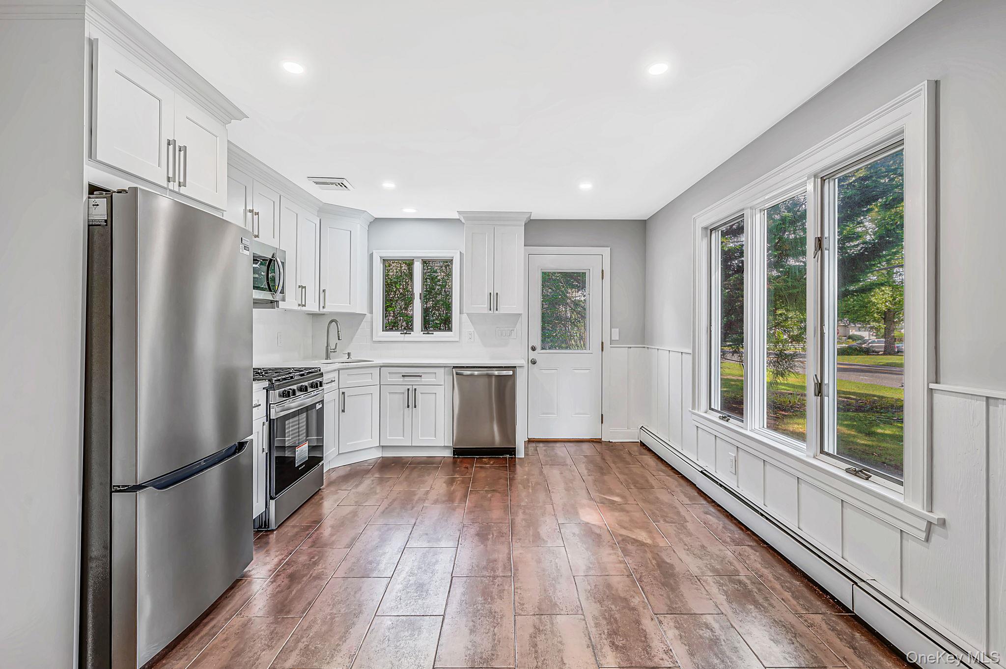 194 Phyllis Drive — photo 5