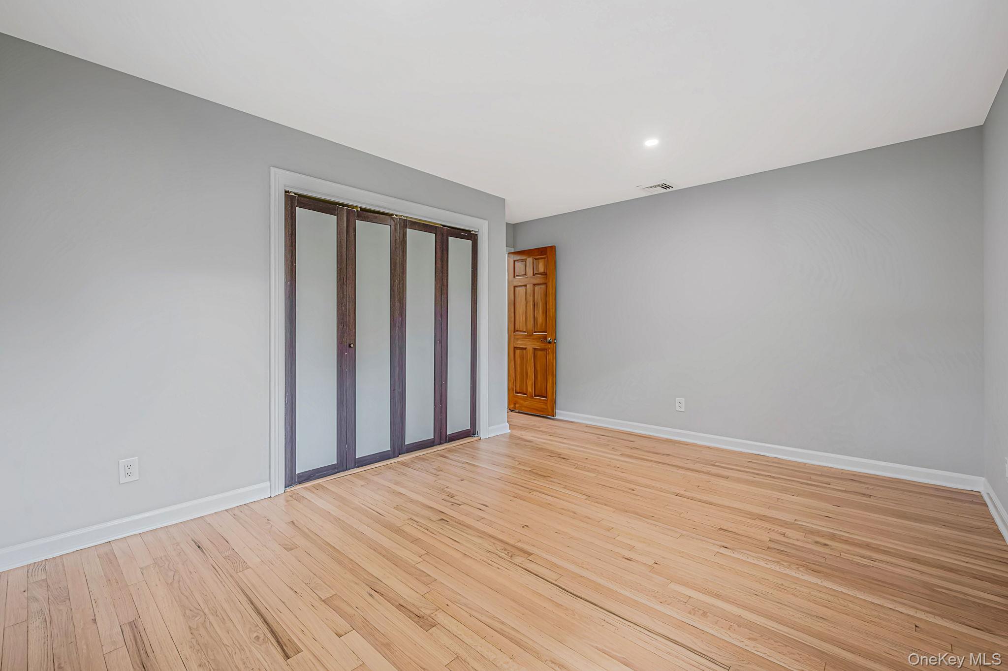 194 Phyllis Drive — photo 9