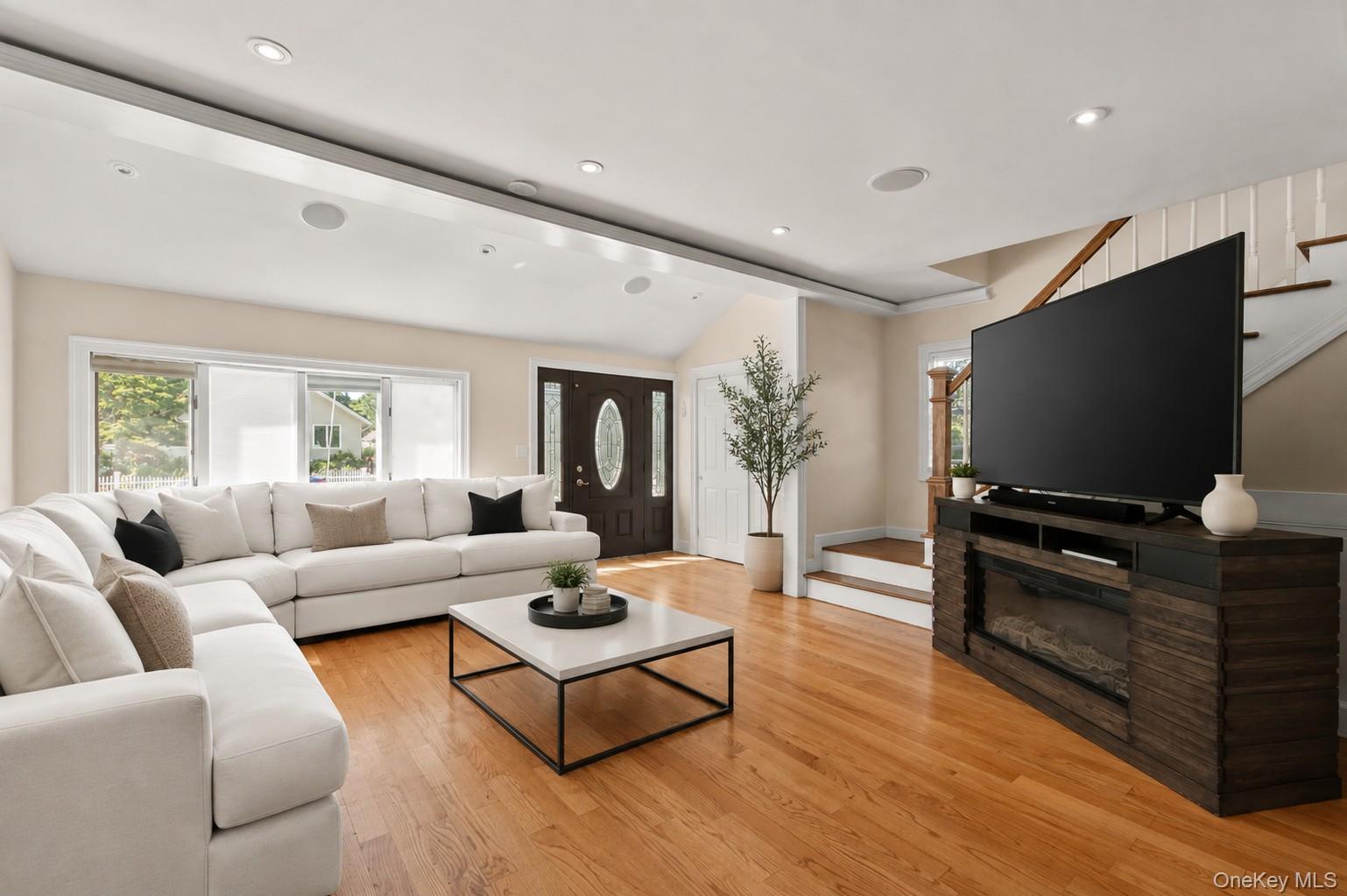 16 Marlboro Place — photo 3