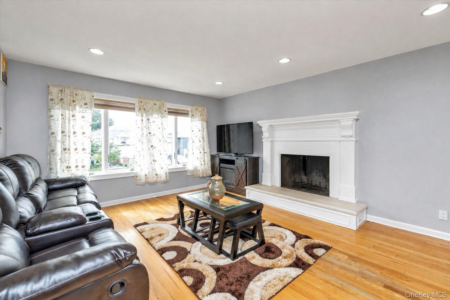 2489 Aron Drive — photo 4
