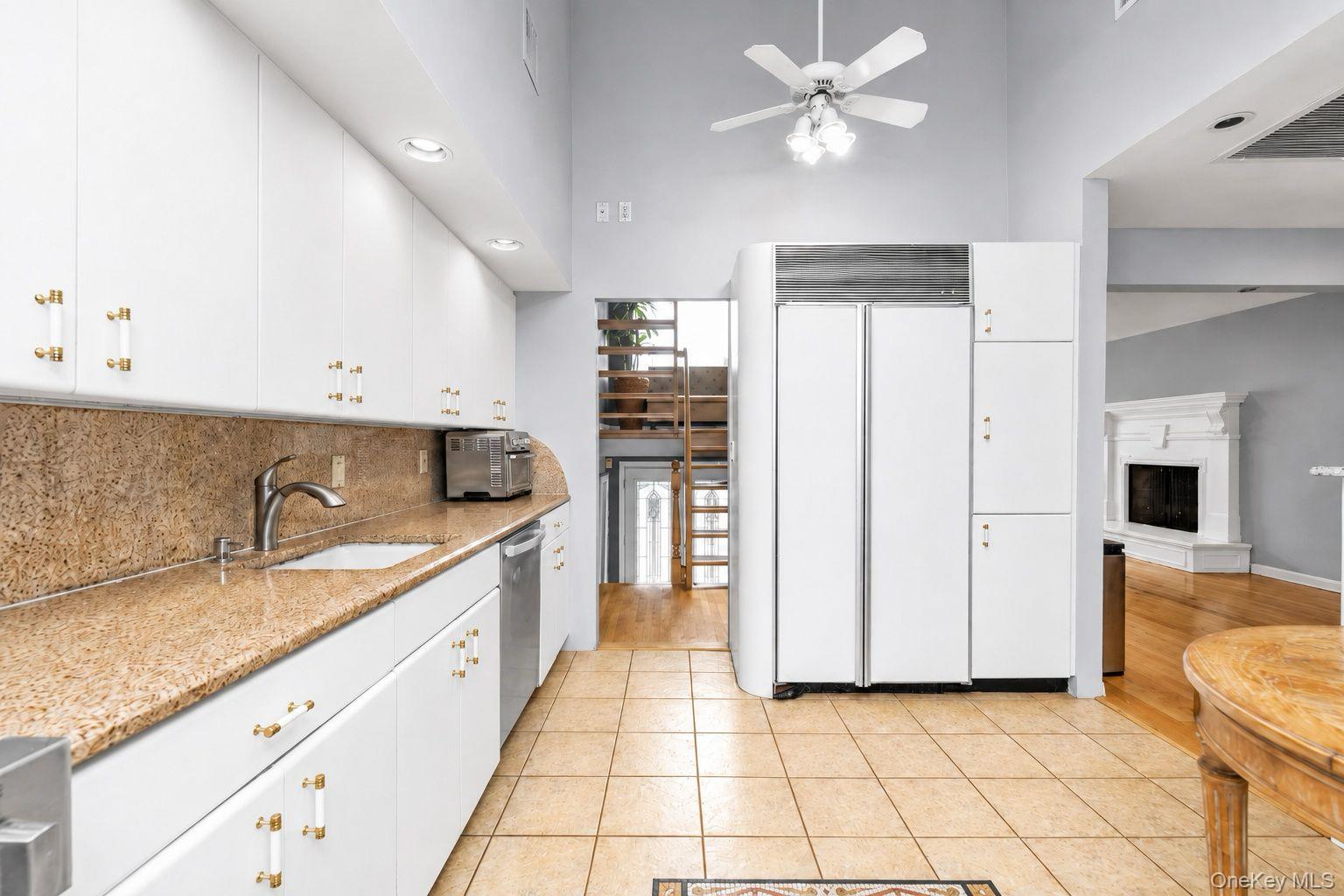 2489 Aron Drive — photo 5