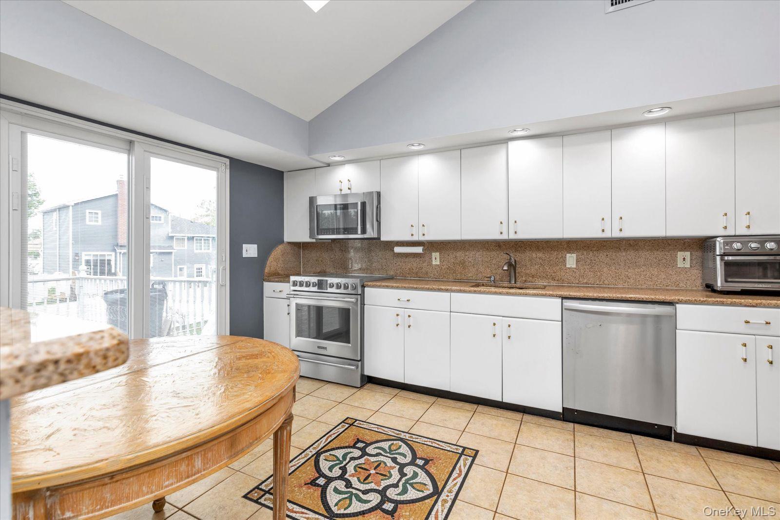 2489 Aron Drive — photo 6