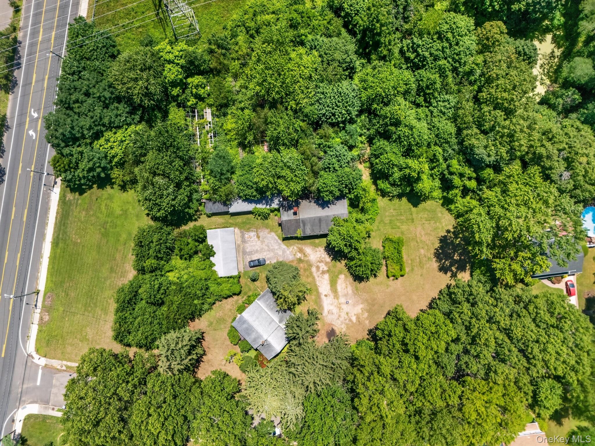 39 Seaman Neck Road #39, Dix Hills